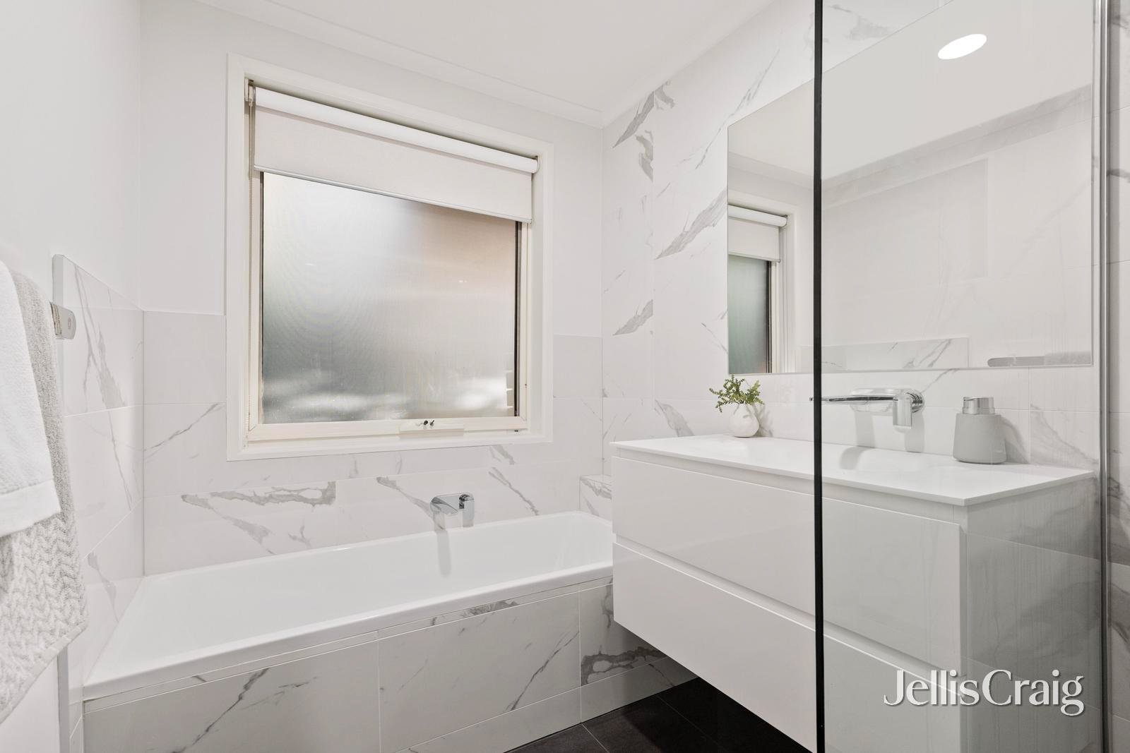 9 Helston Court, Croydon Hills image 12