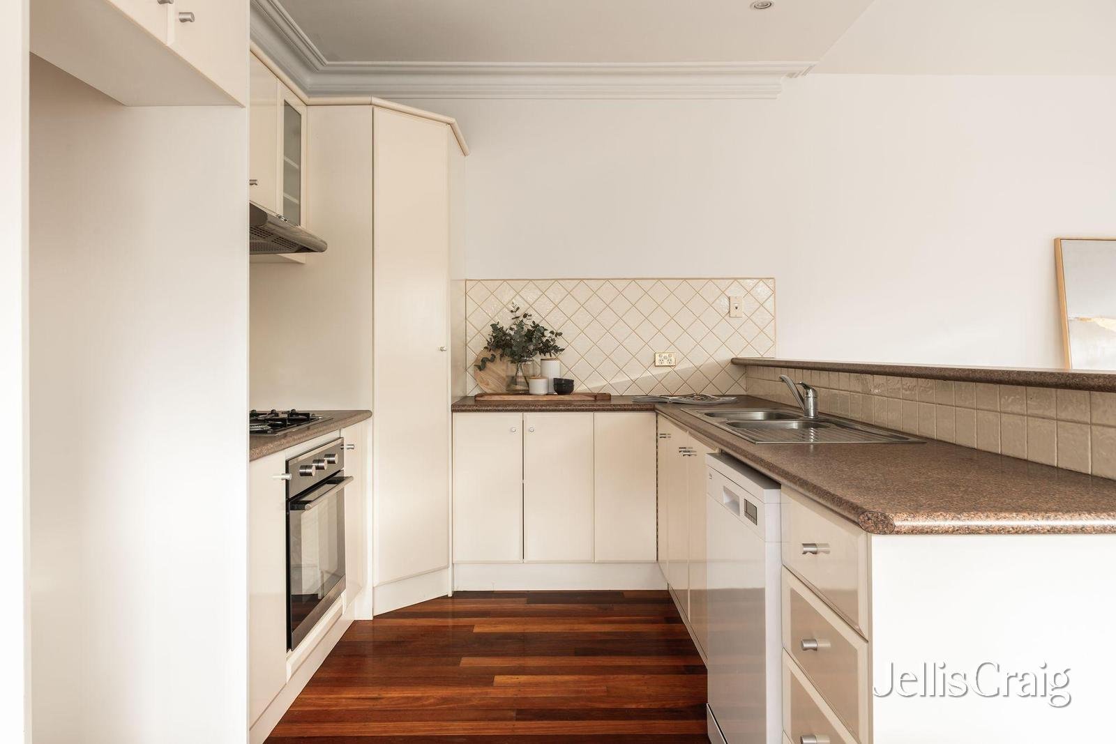 9 Hennessy Street, Brunswick image 6
