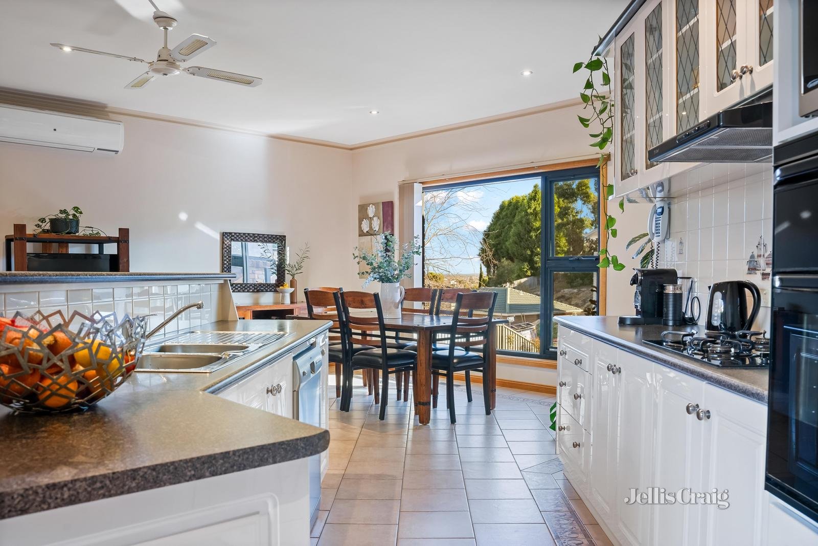 9 Highview Court, Black Hill image 4