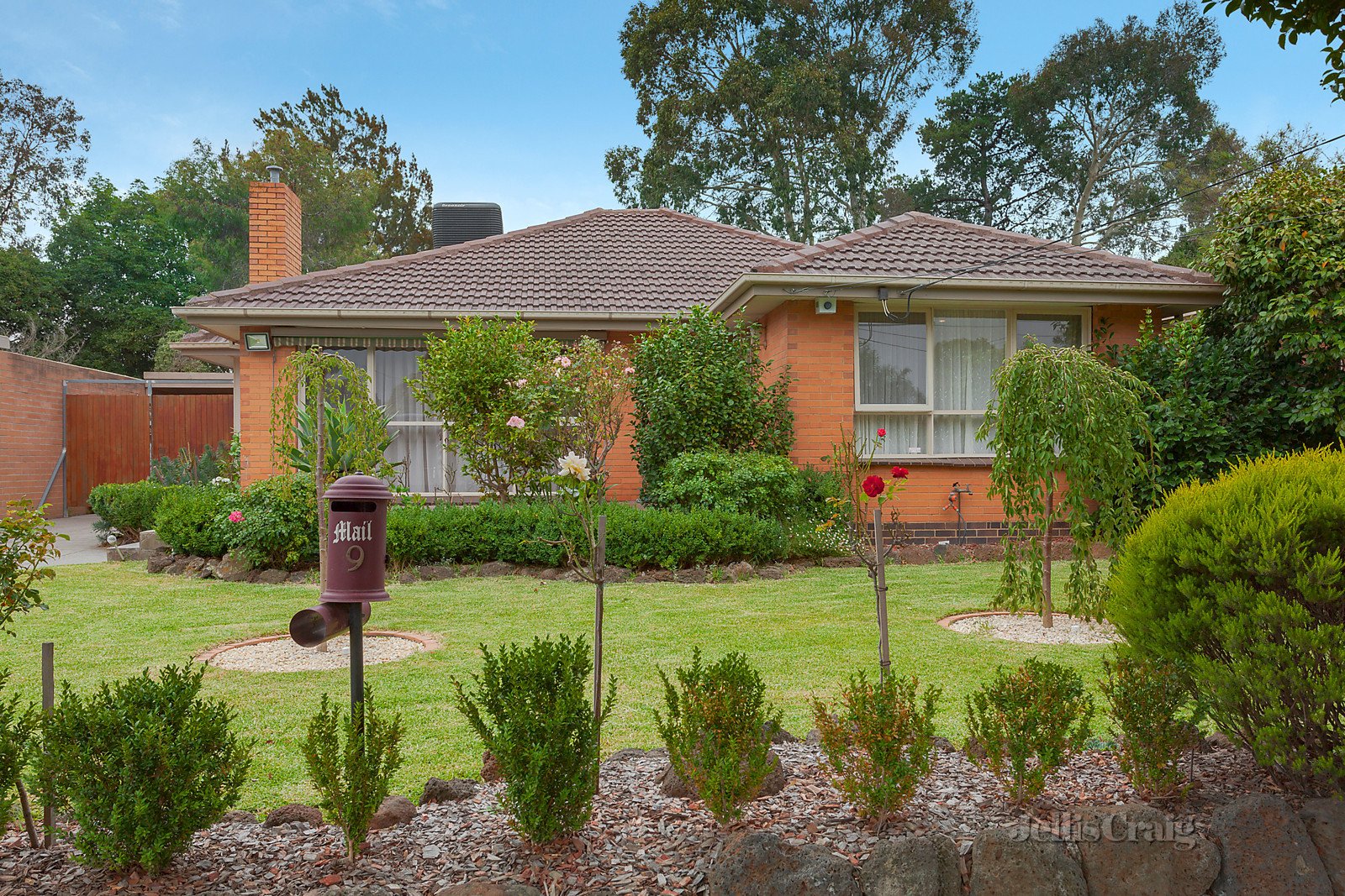 9 Hilton Street, Mount Waverley image 1