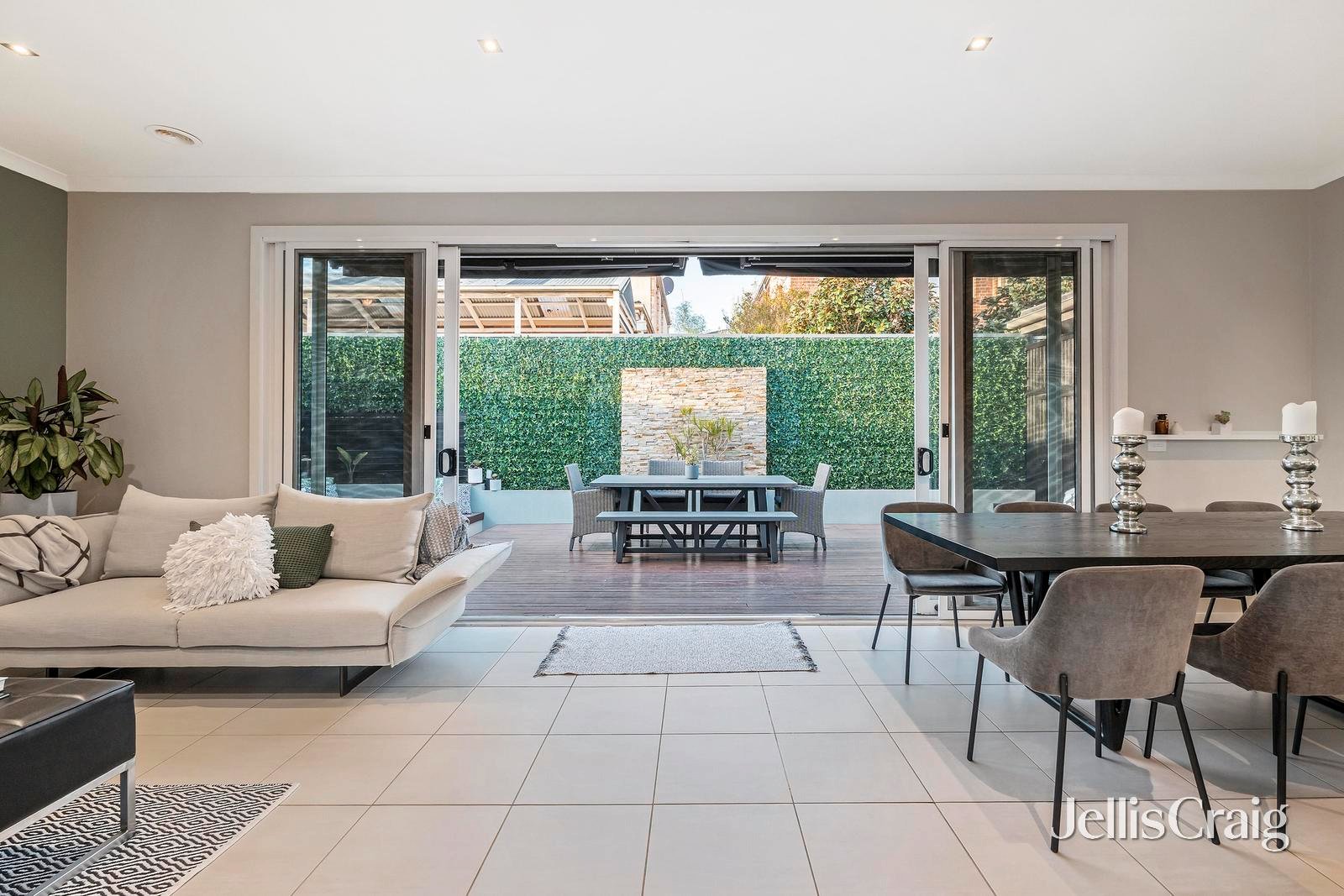 9 Homebush Court, Doncaster East image 3