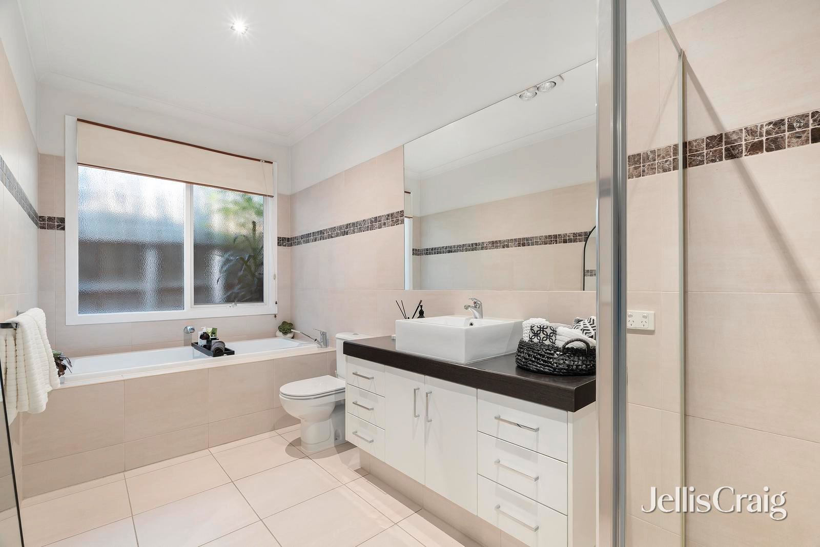 9 Homebush Court, Doncaster East image 14