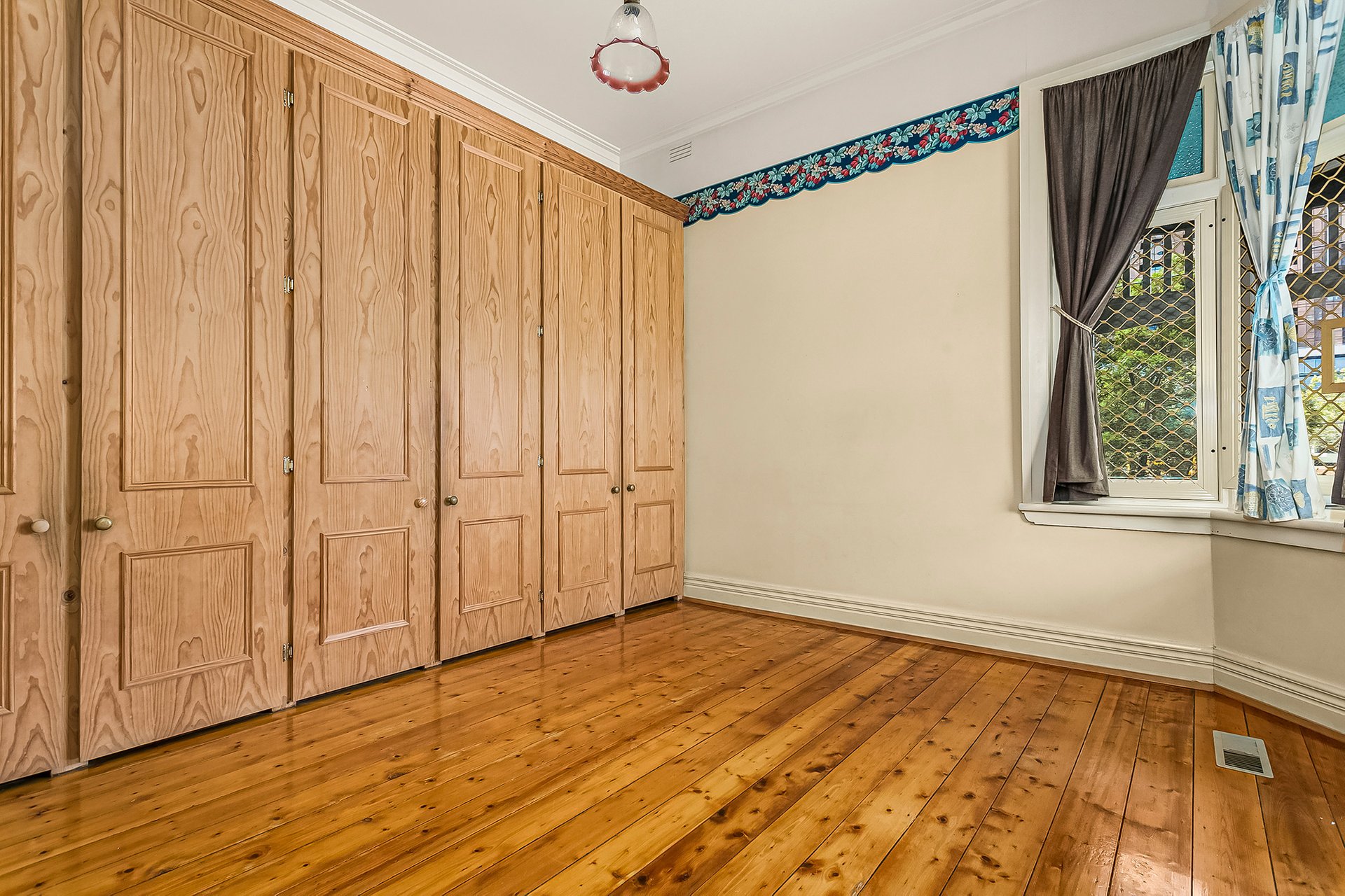 Property Gallery Thumbnail 2