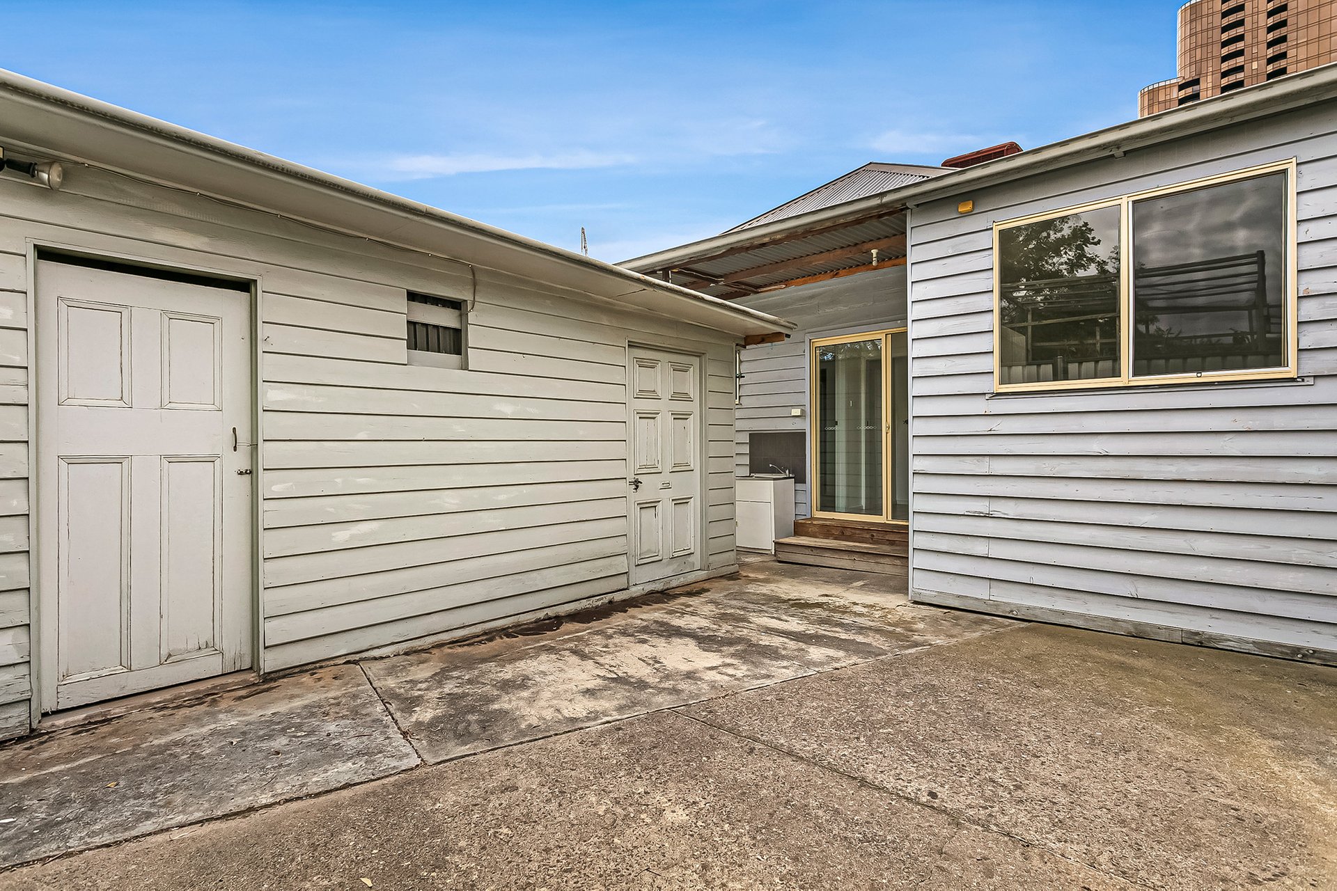 Property Gallery Thumbnail 6