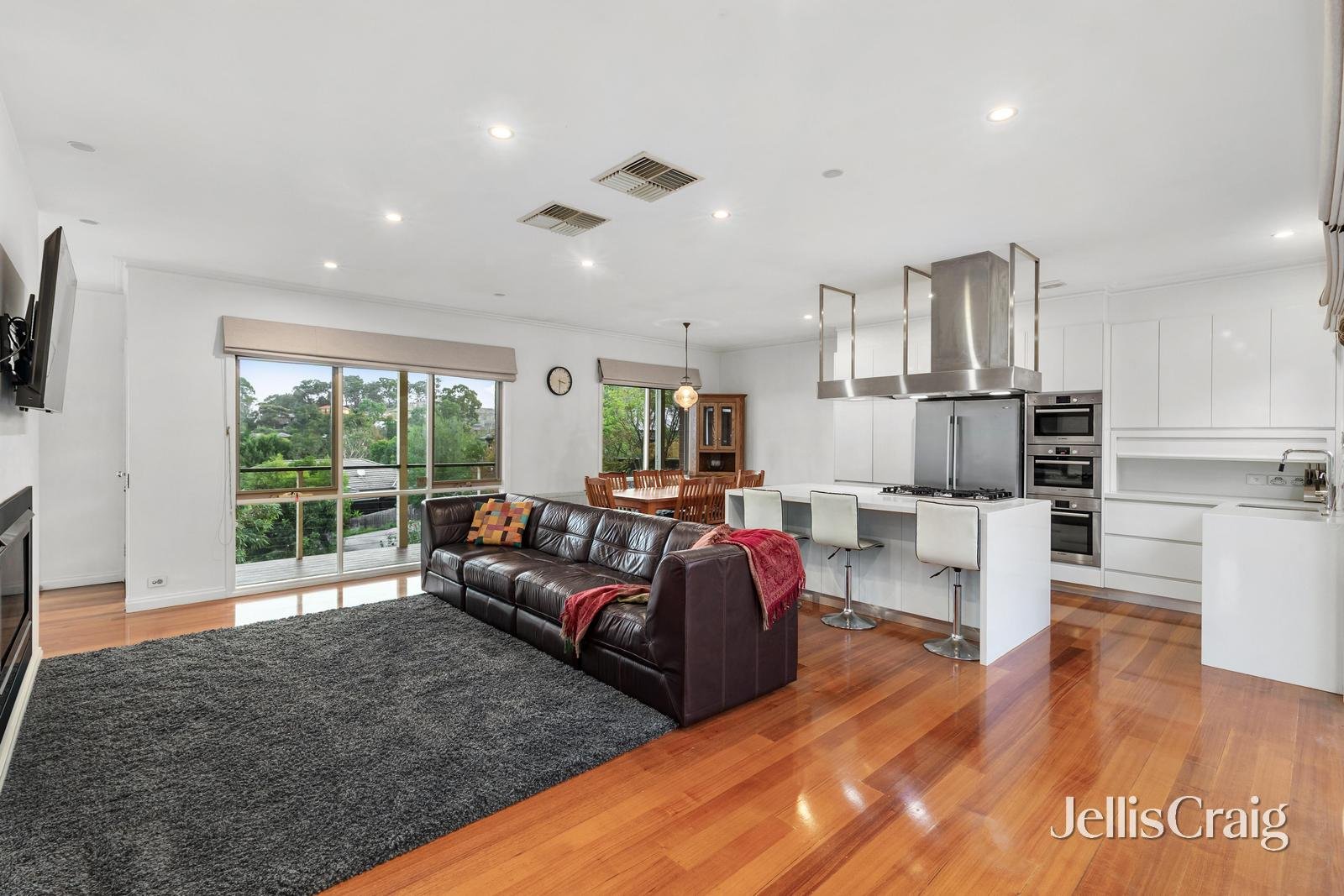 9 Hotham Court, Diamond&nbsp;Creek image 3