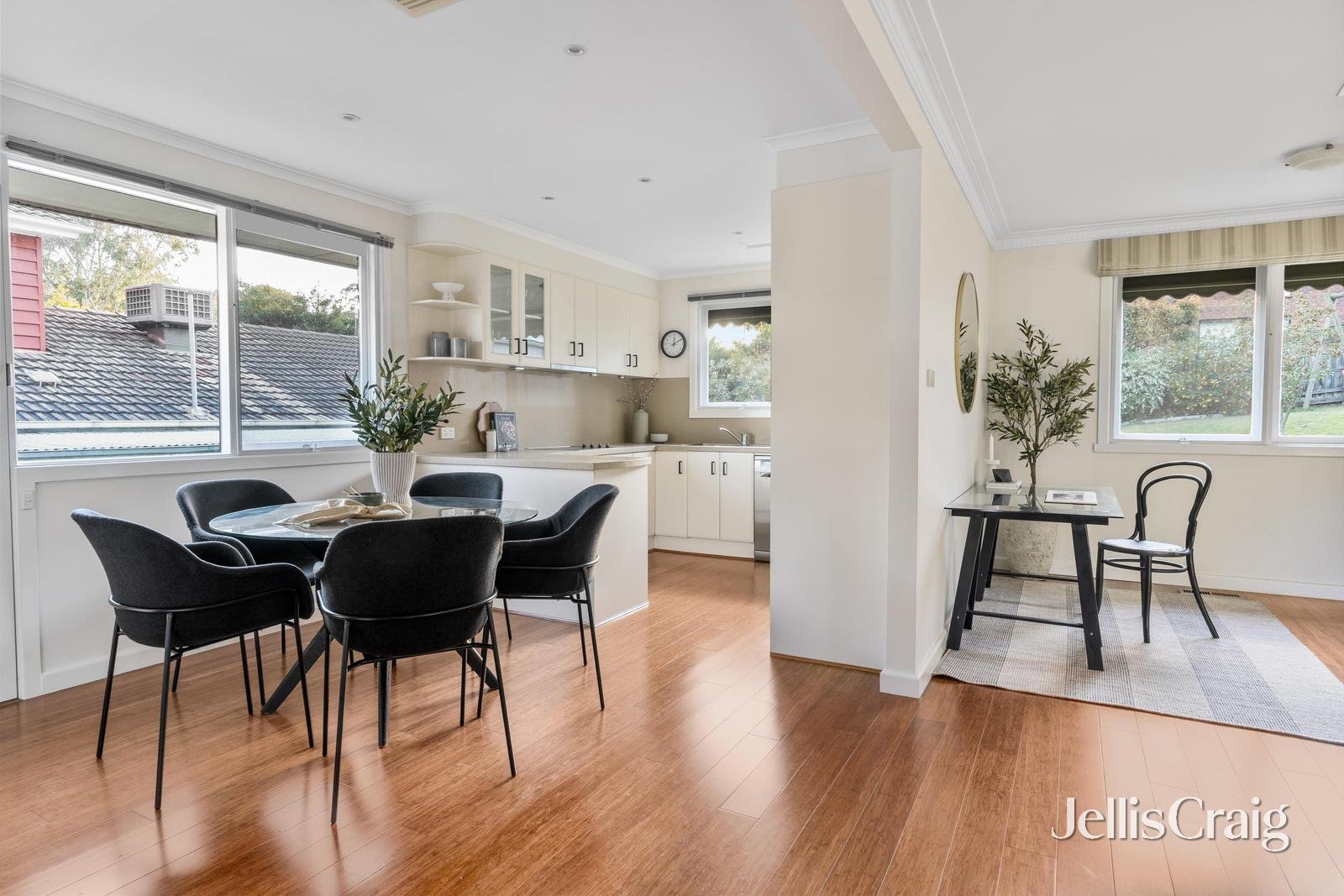 9 Hyacinth Street, Briar Hill image 5