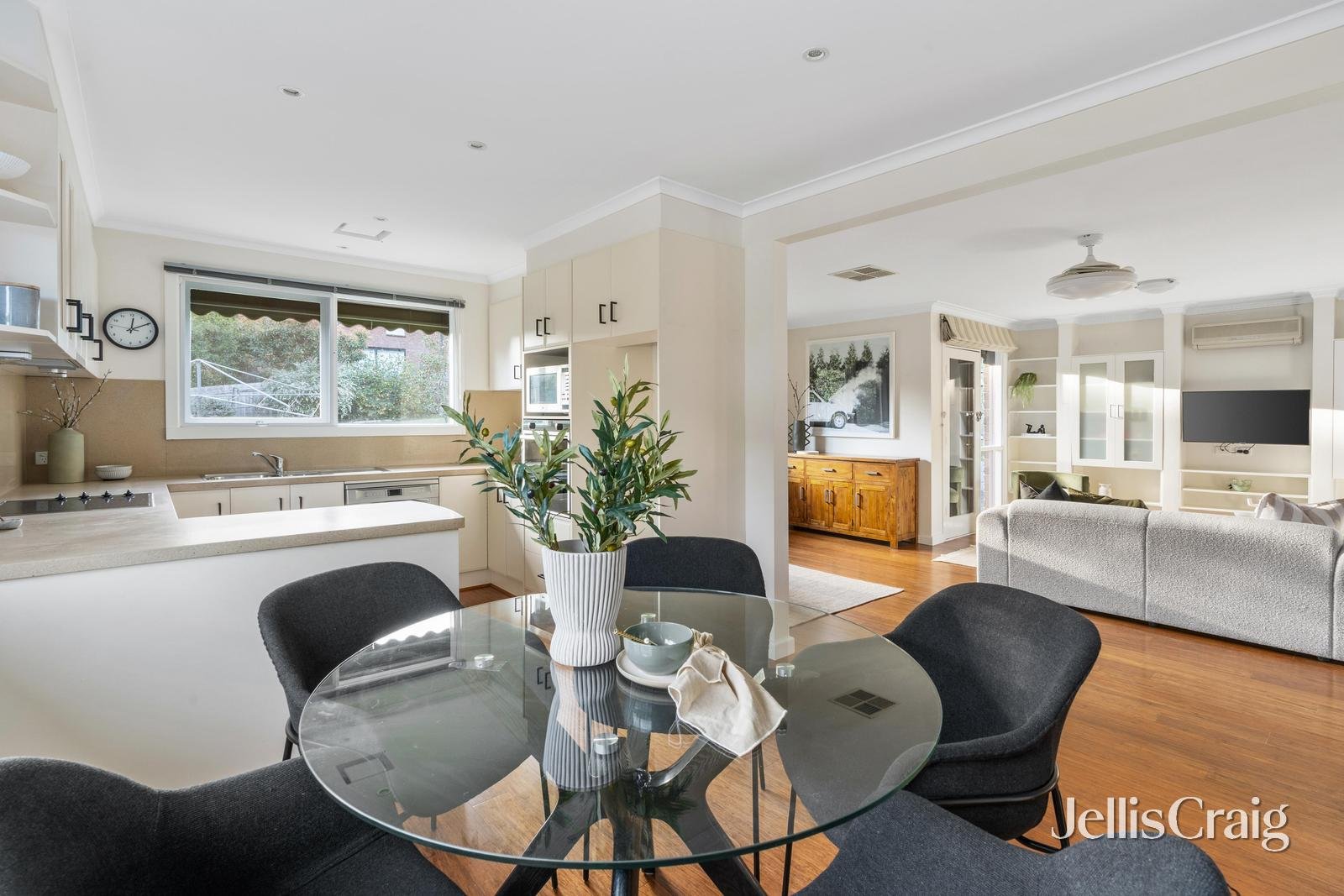9 Hyacinth Street, Briar Hill image 7