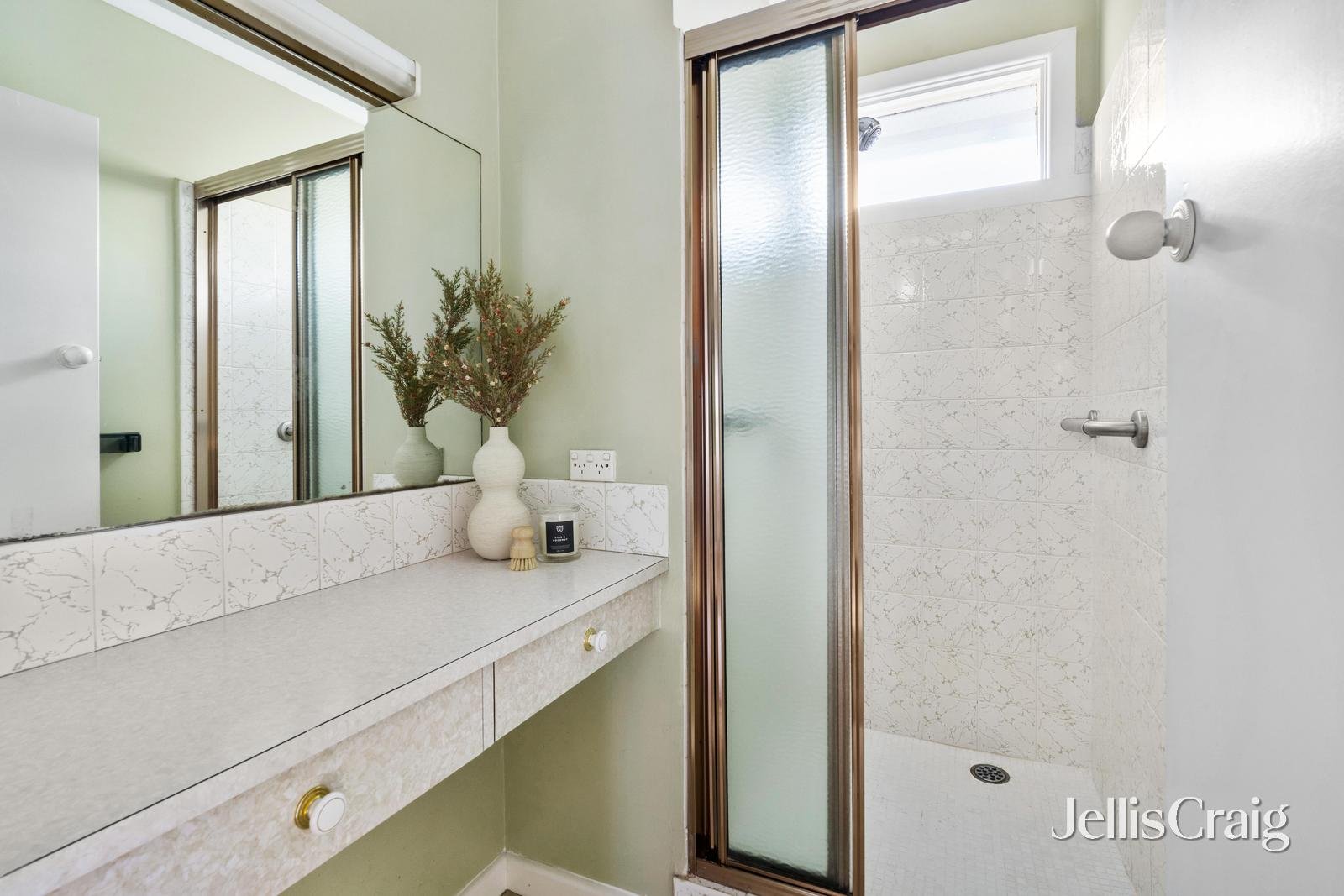 9 Hyacinth Street, Briar Hill image 11