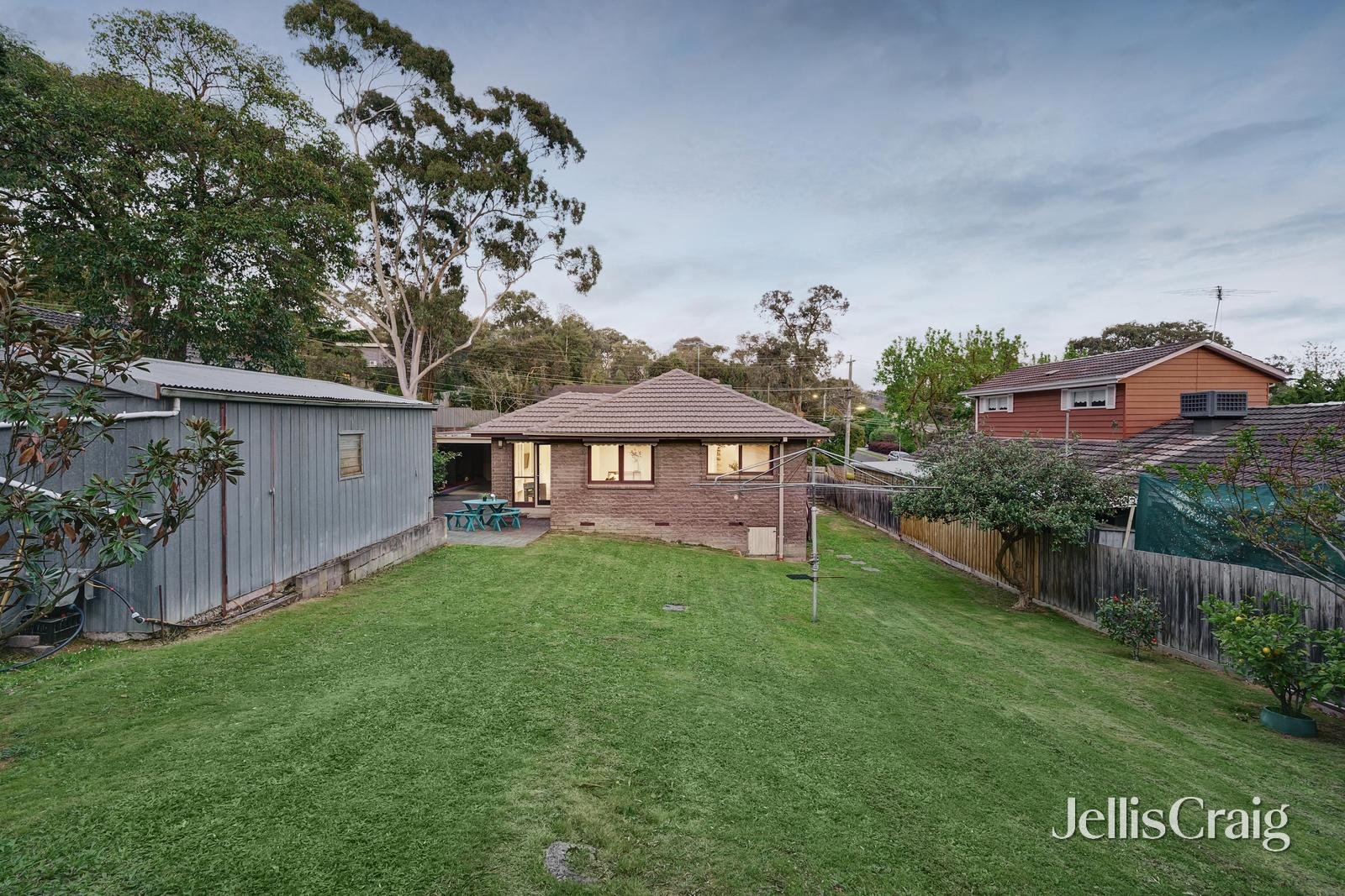 9 Hyacinth Street, Briar Hill image 14