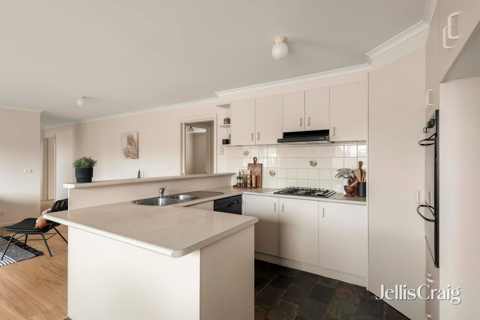 9 Illoura Street, Watsonia image 6