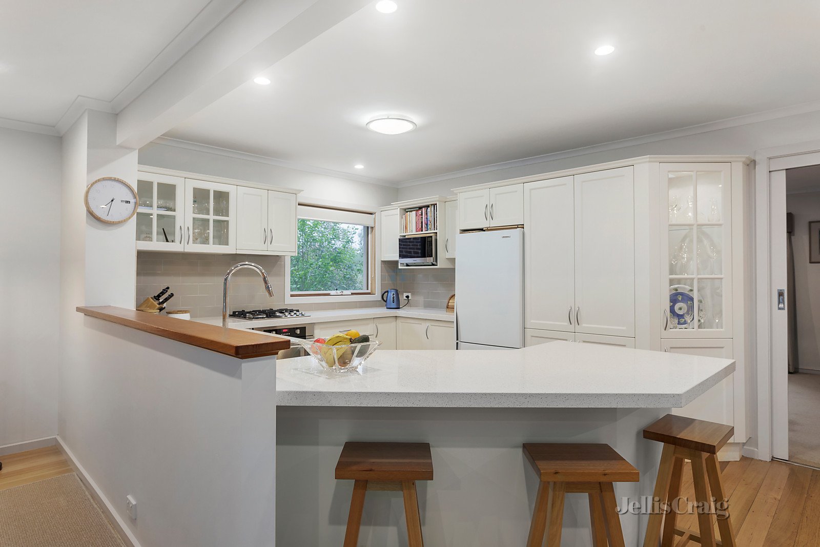 9 Inez Avenue, Eltham image 2