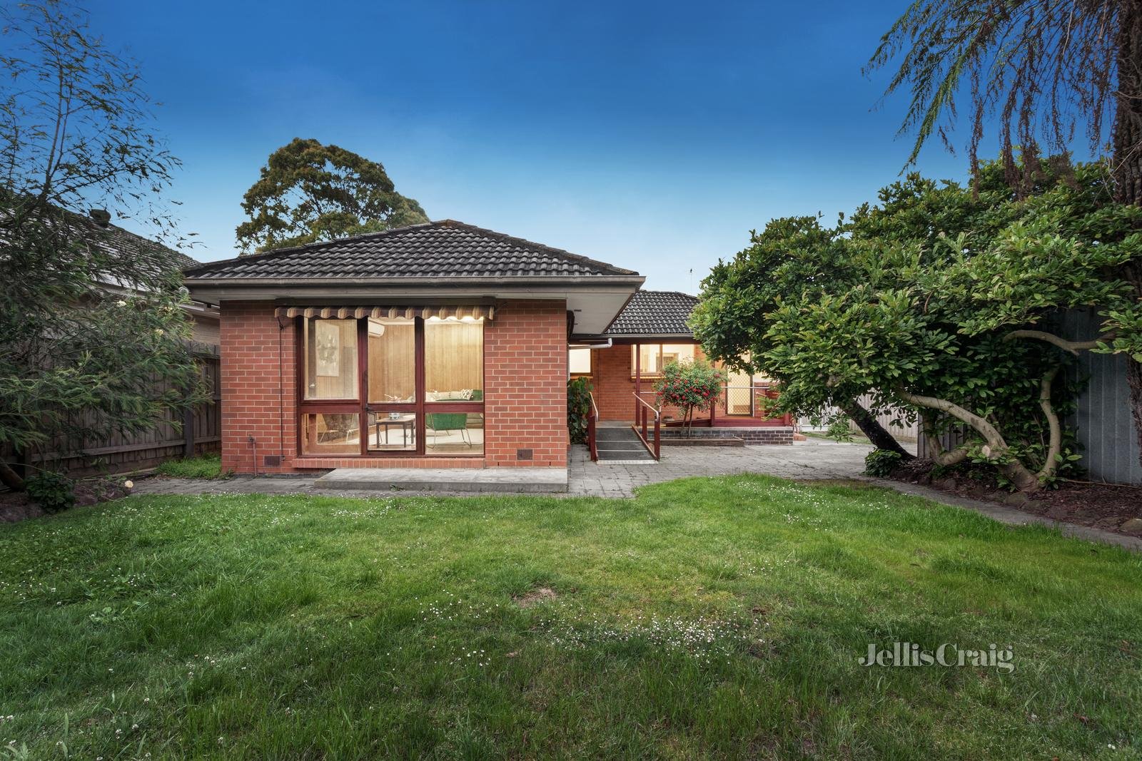 9 Inglewood Avenue, Forest Hill image 10