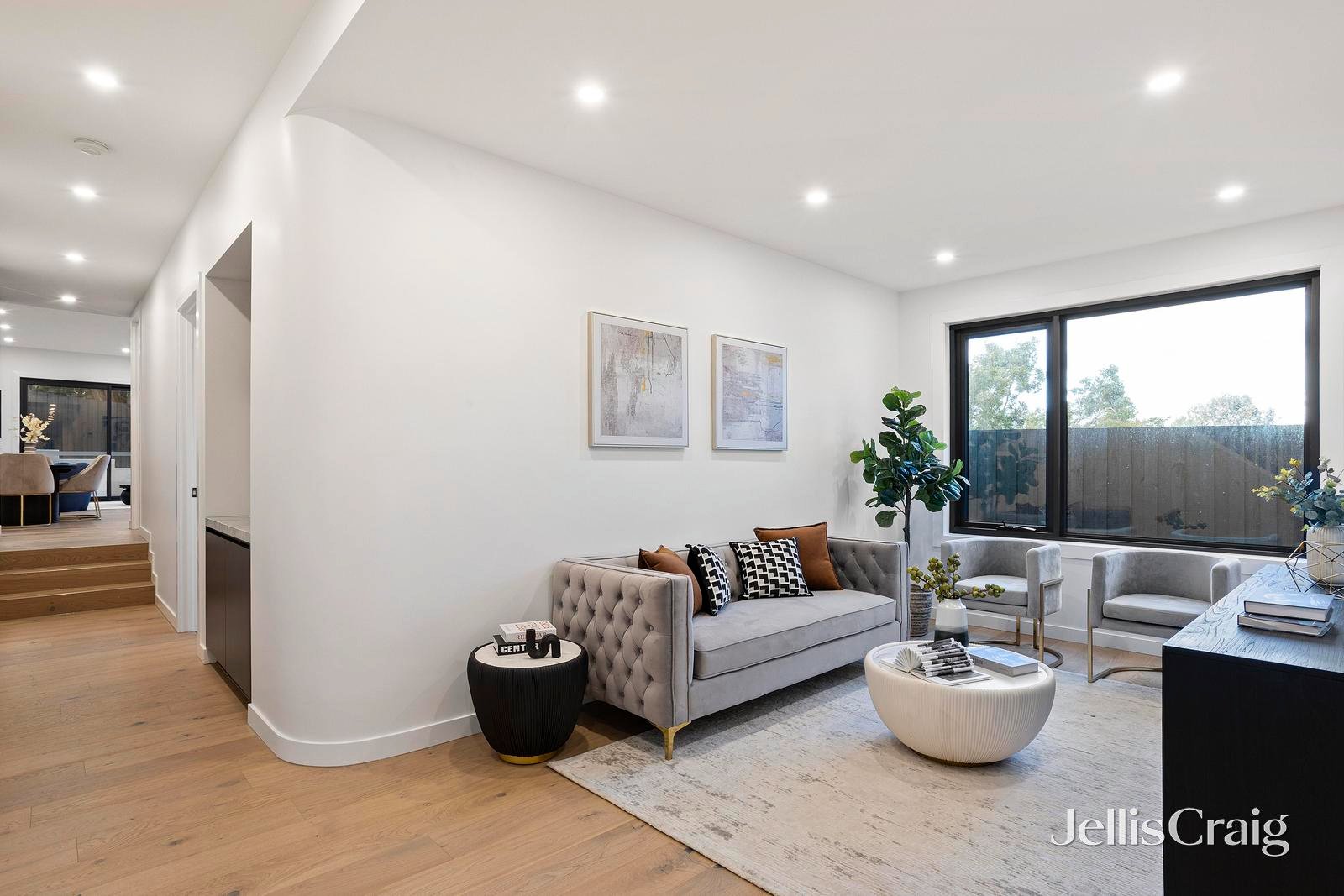 9 Ireland Avenue, Doncaster East image 3