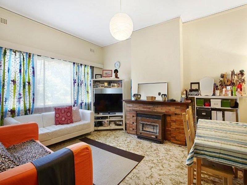 9 Irving Avenue, Box Hill image 2