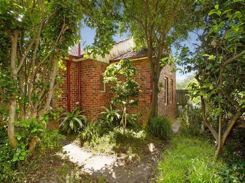 9 Irving Avenue, Box Hill image 5