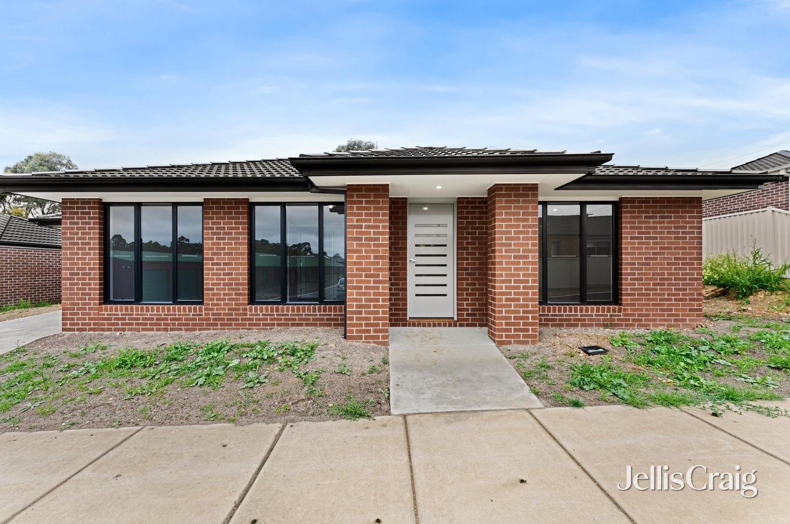 9 Jabiru Close, Mount&nbsp;Clear image 1