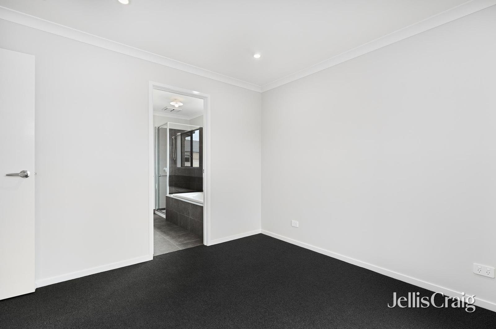 9 Jabiru Close, Mount&nbsp;Clear image 5