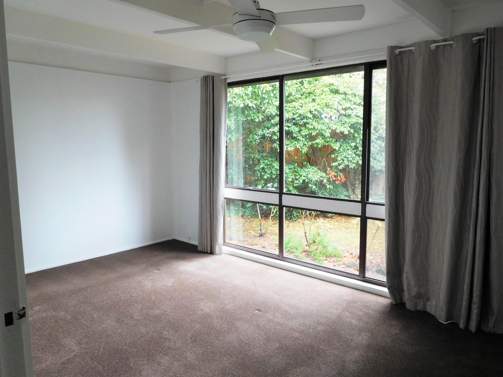 Property Gallery Thumbnail 8