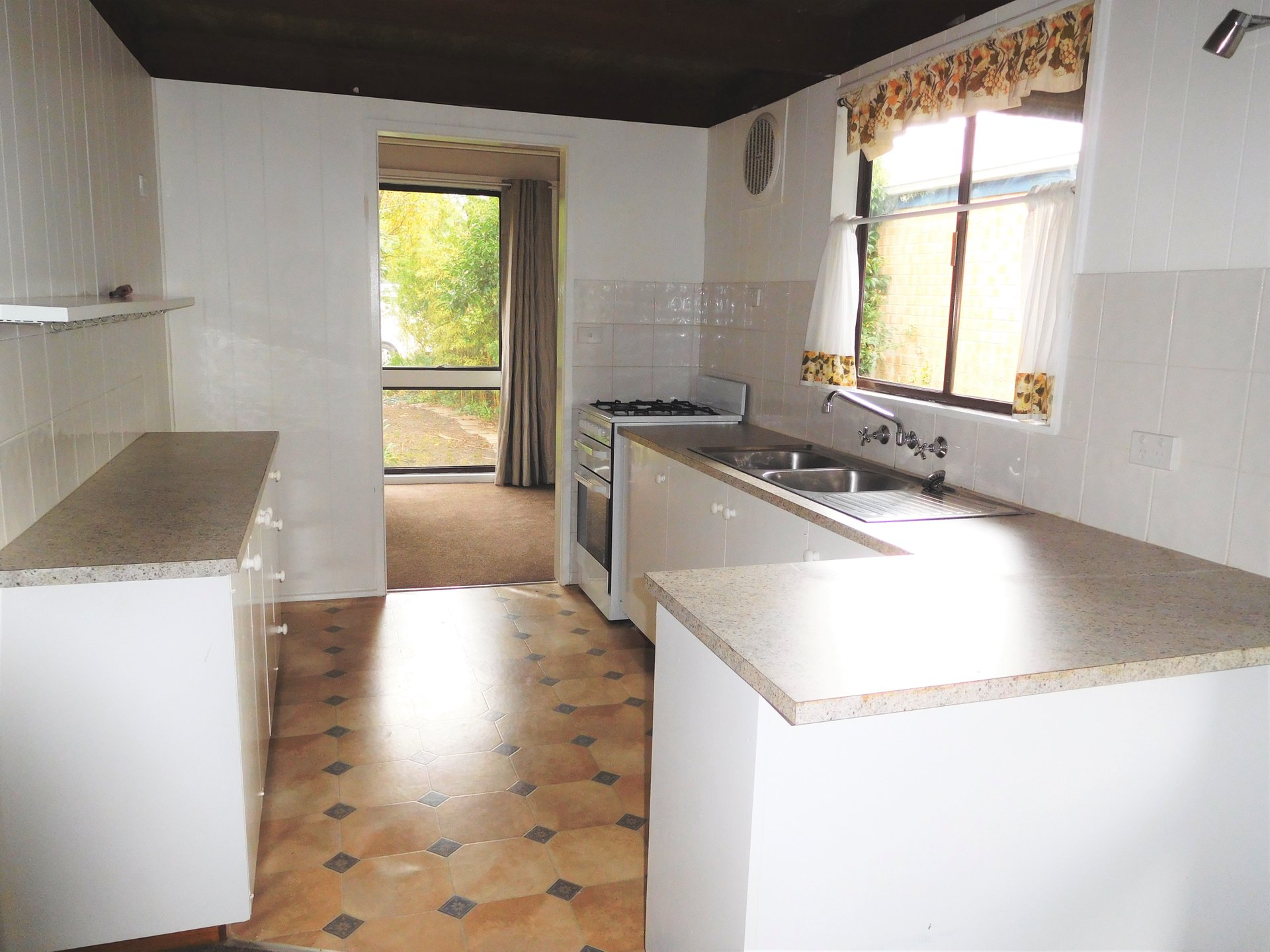Property Gallery Thumbnail 2