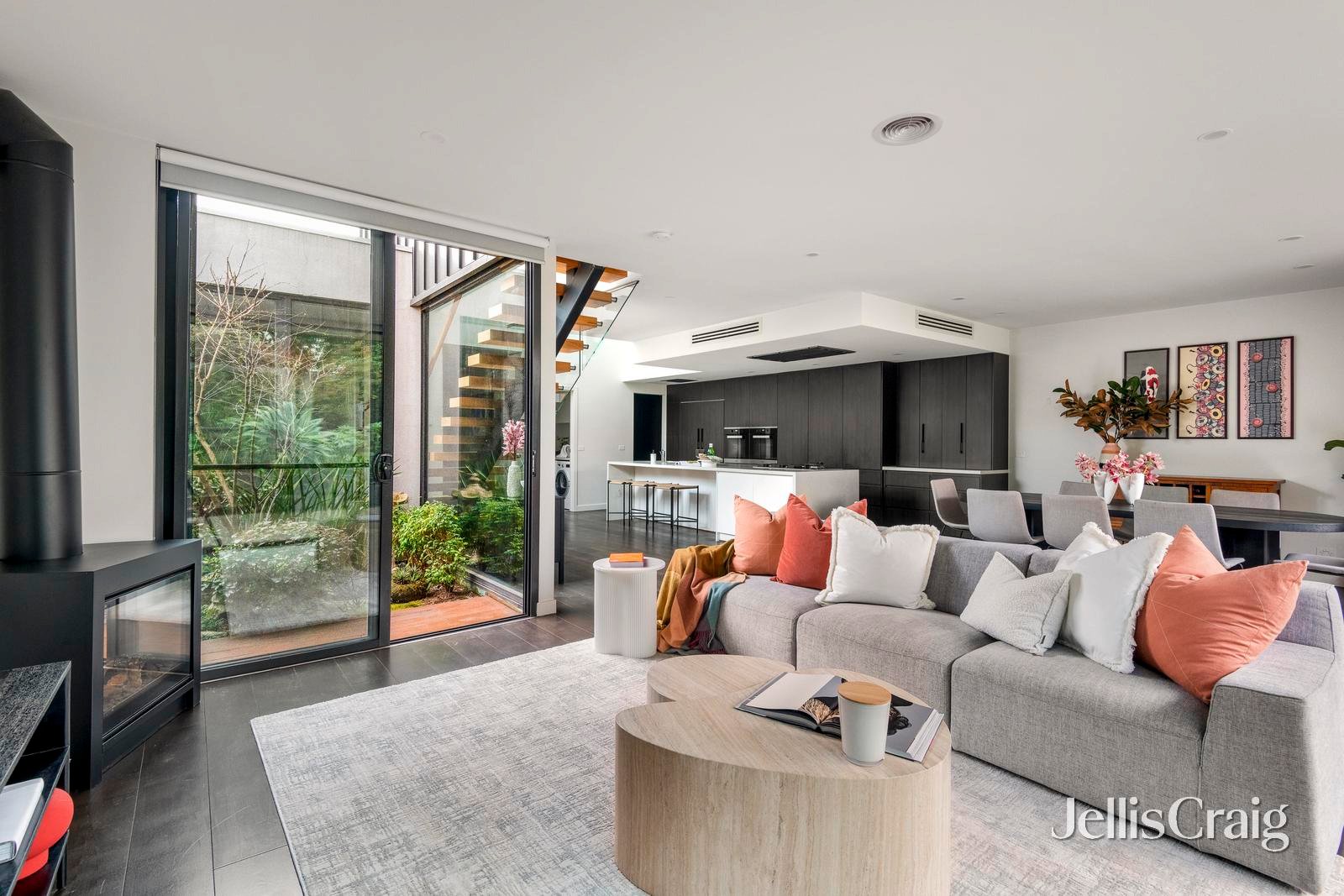 9 Johnson Street, Hawthorn image 2