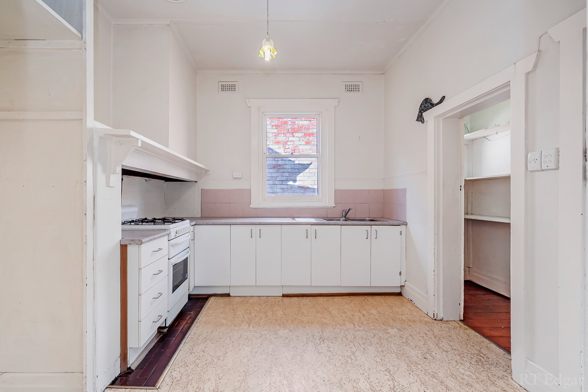 9 Johnstone Street, Malvern image 7