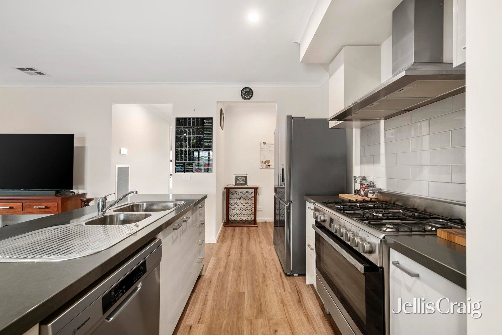 9 Josh Street, Coldstream image 8