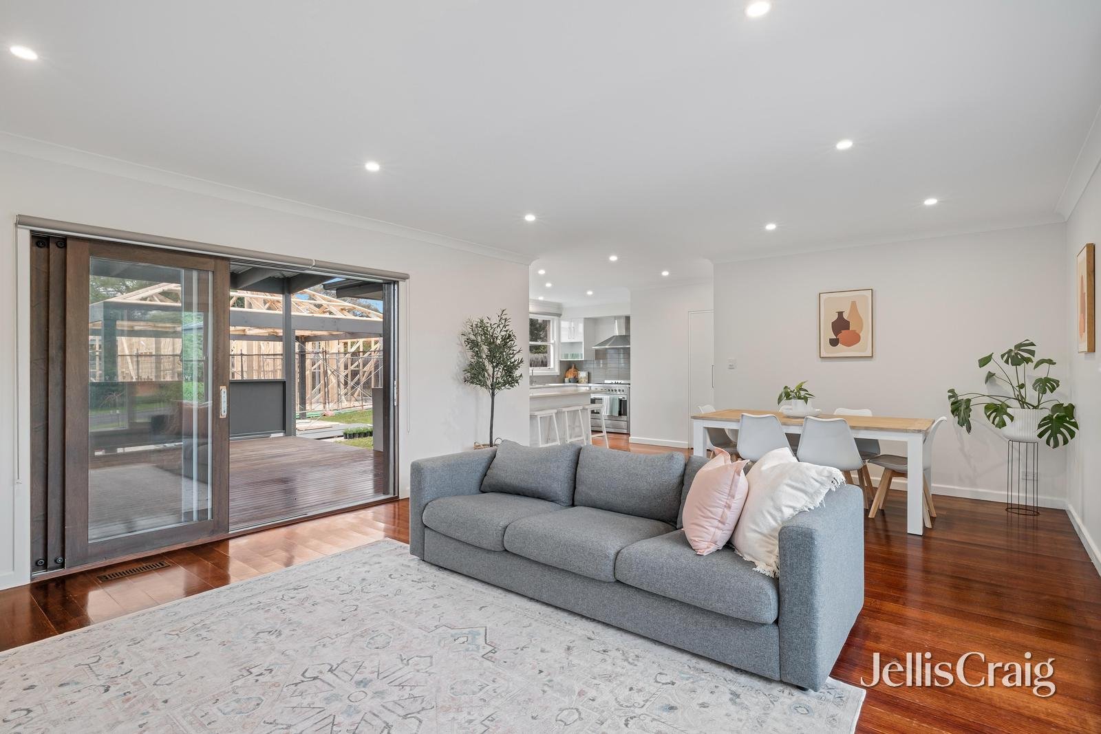 9 Judith Court, Croydon image 2