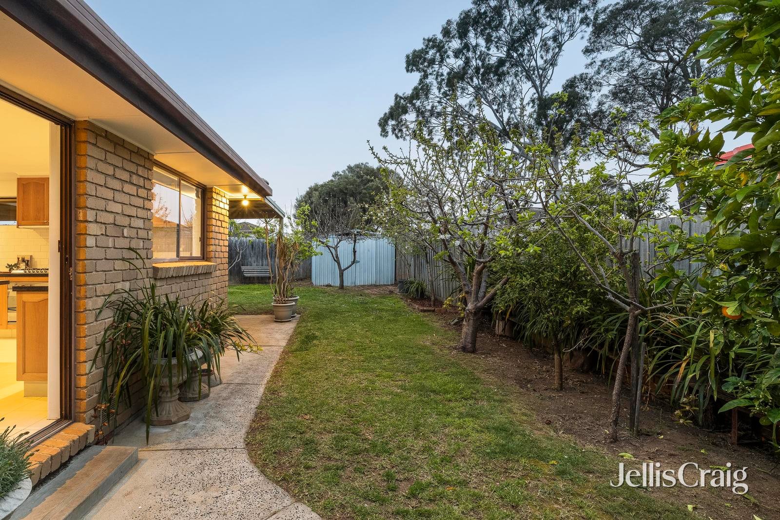 9 Kardinia Drive, Yallambie image 16
