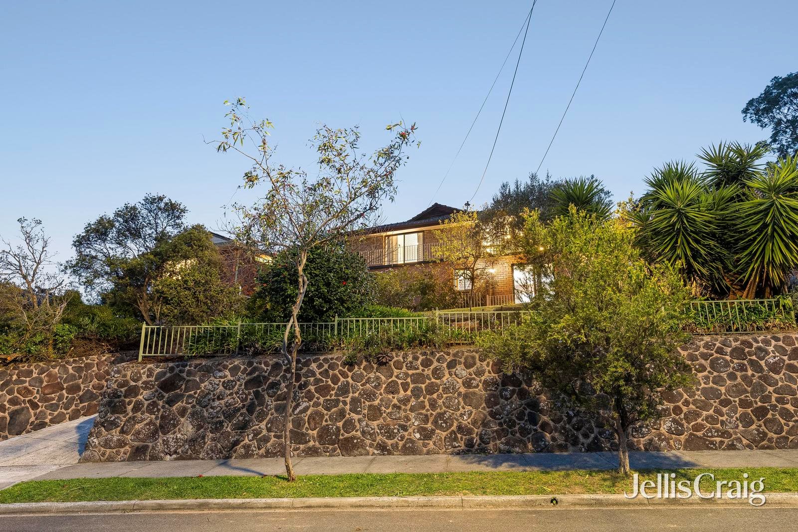 9 Kardinia Drive, Yallambie image 21