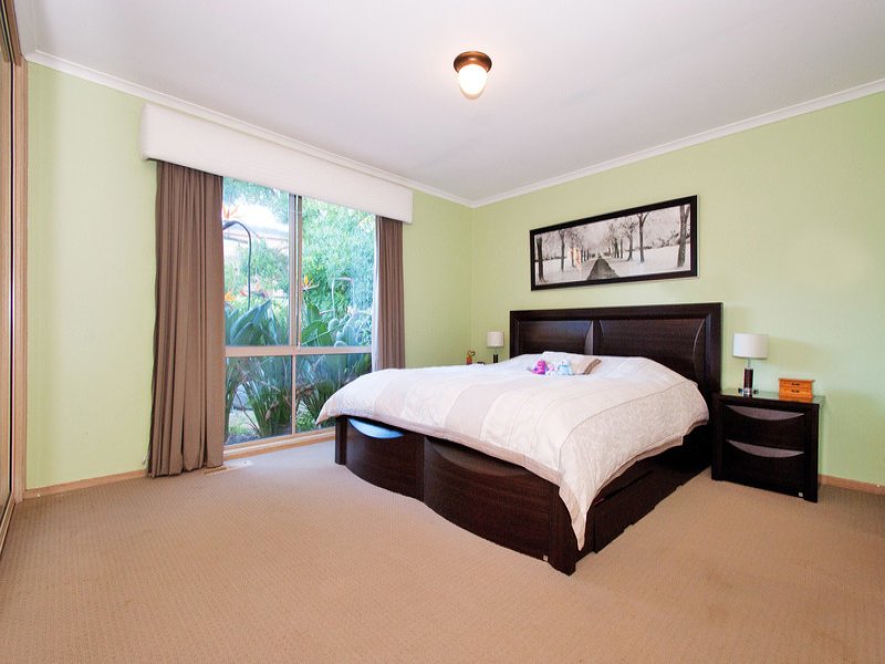 9 Kate Charlesworth Place, Croydon Hills image 11