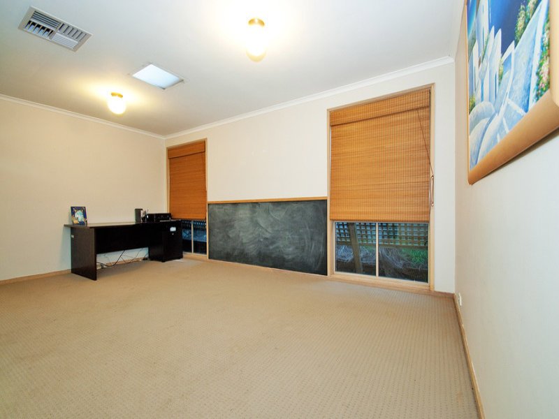 9 Kate Charlesworth Place, Croydon Hills image 13