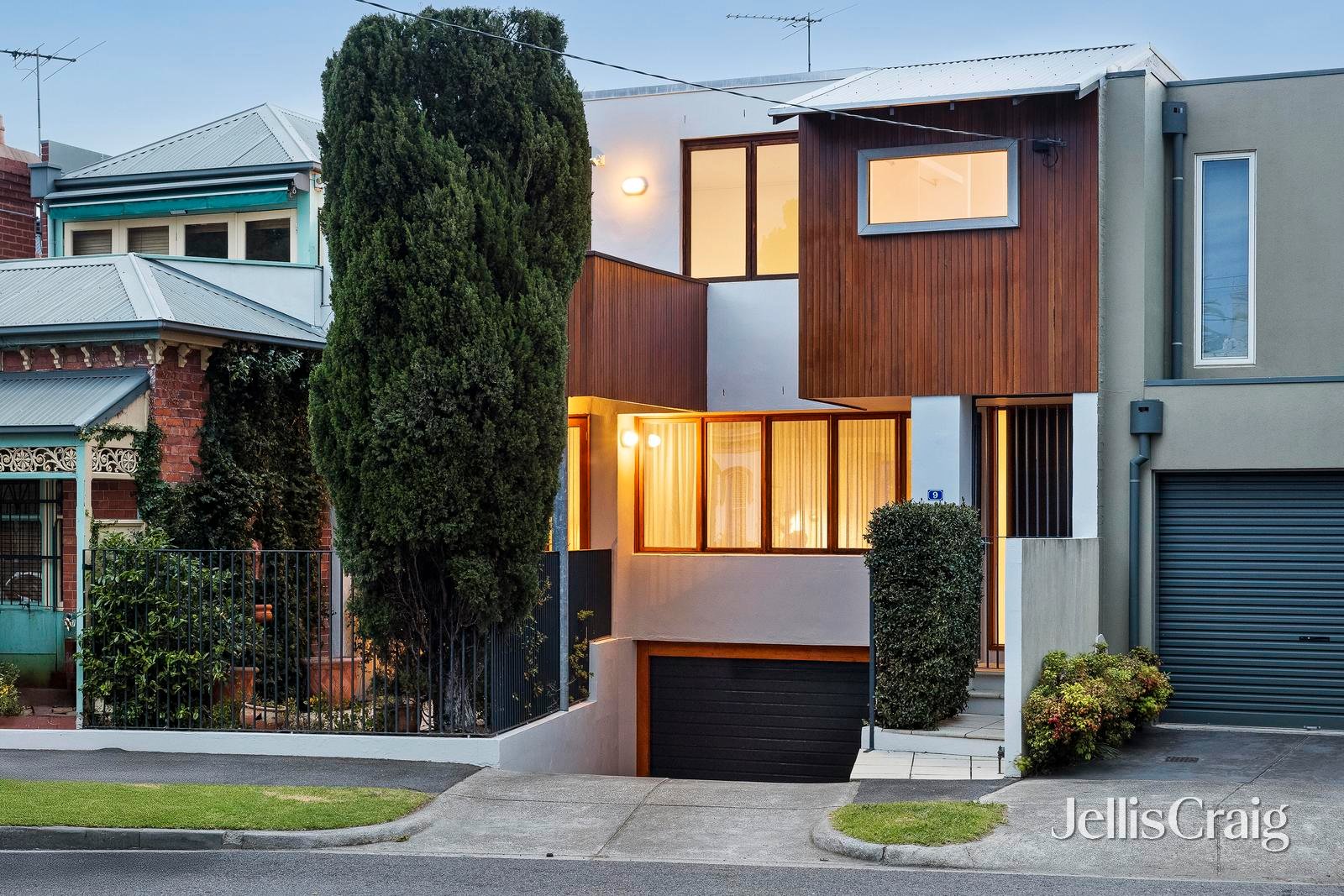 9 Kerferd Place, Albert Park image 1