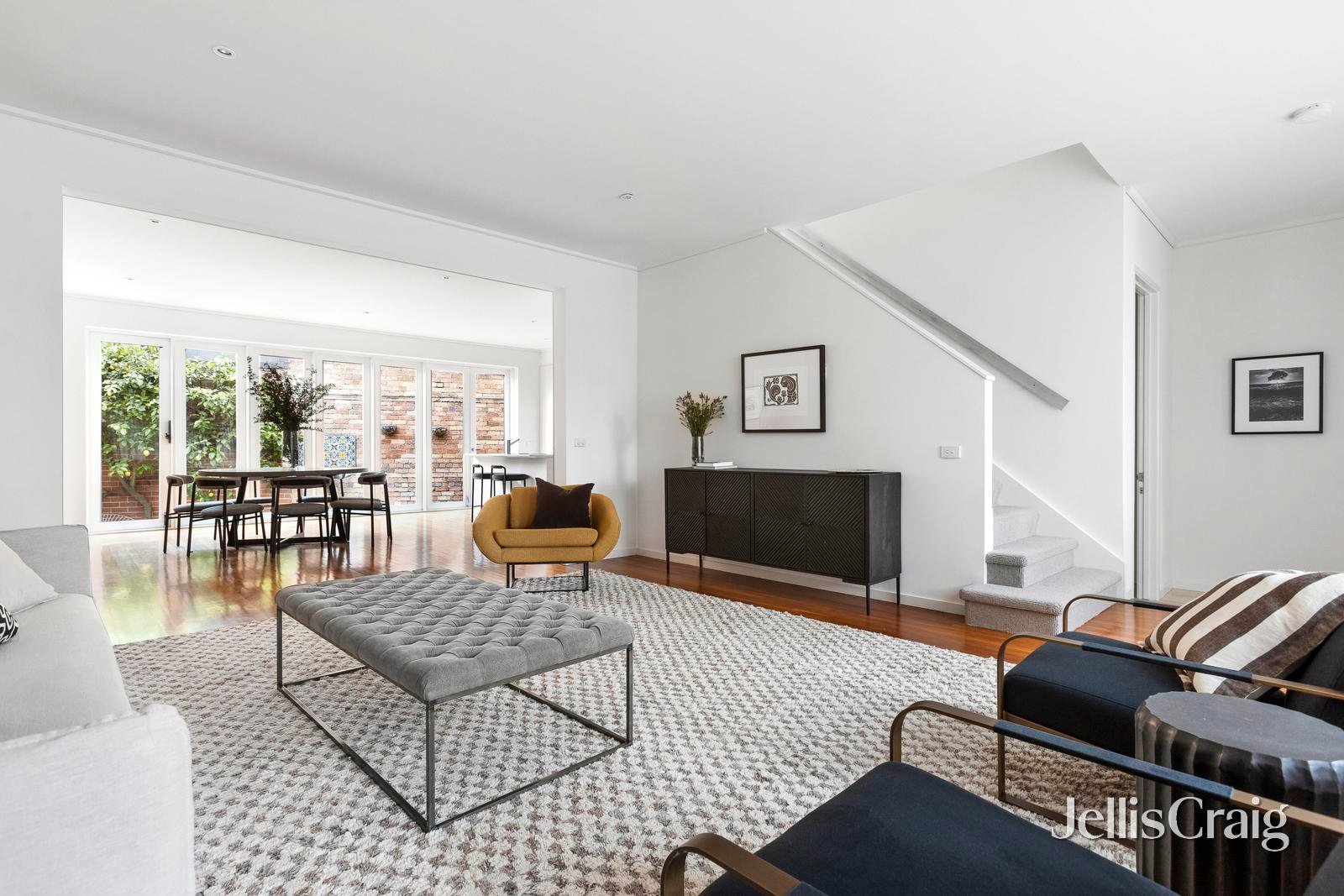 9 Kerferd Place, Albert Park image 2