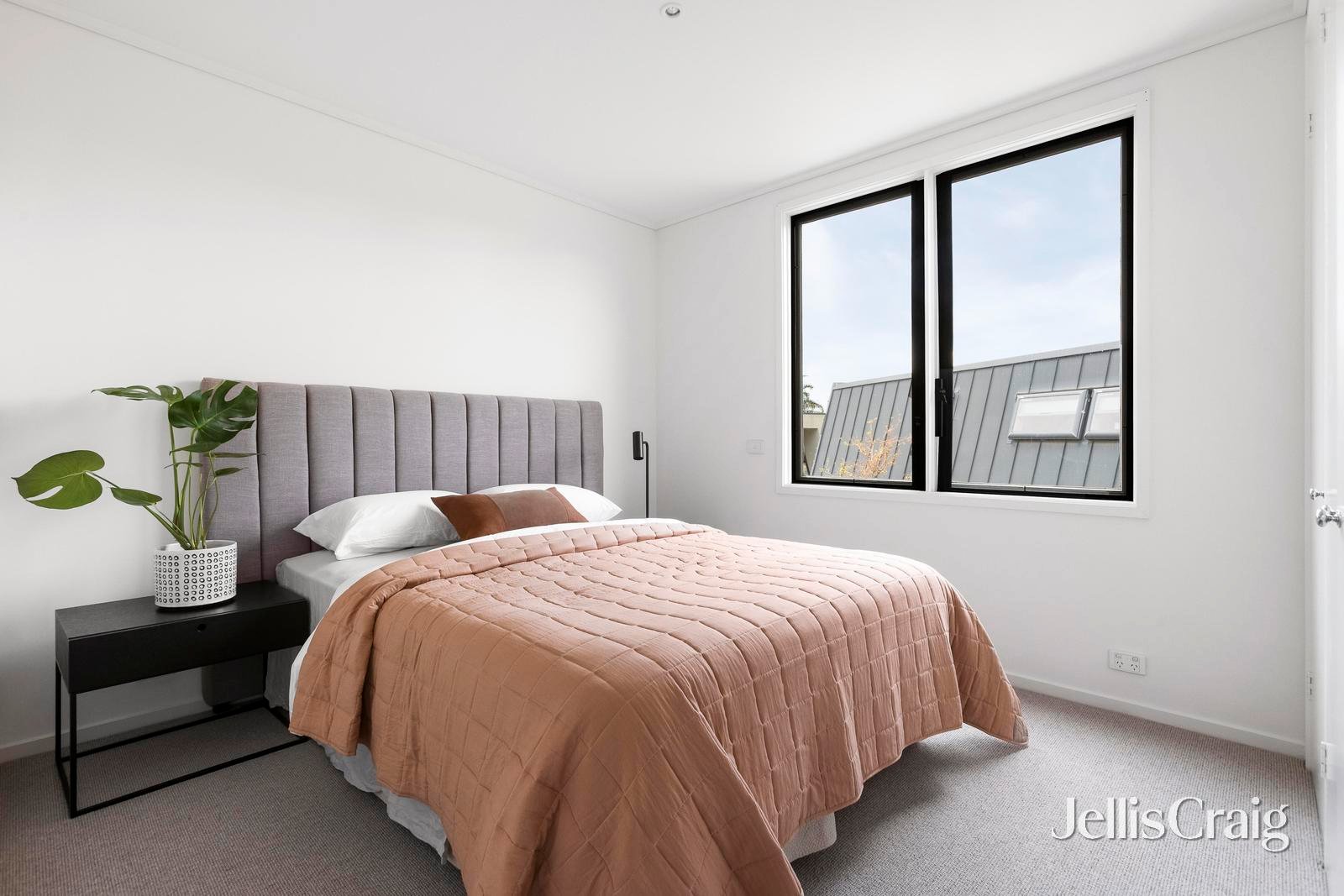 9 Kerferd Place, Albert Park image 9