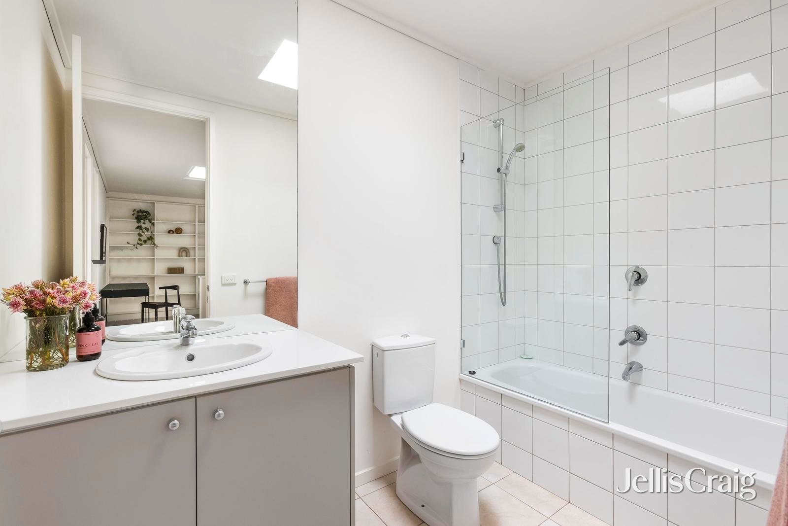 9 Kerferd Place, Albert Park image 10