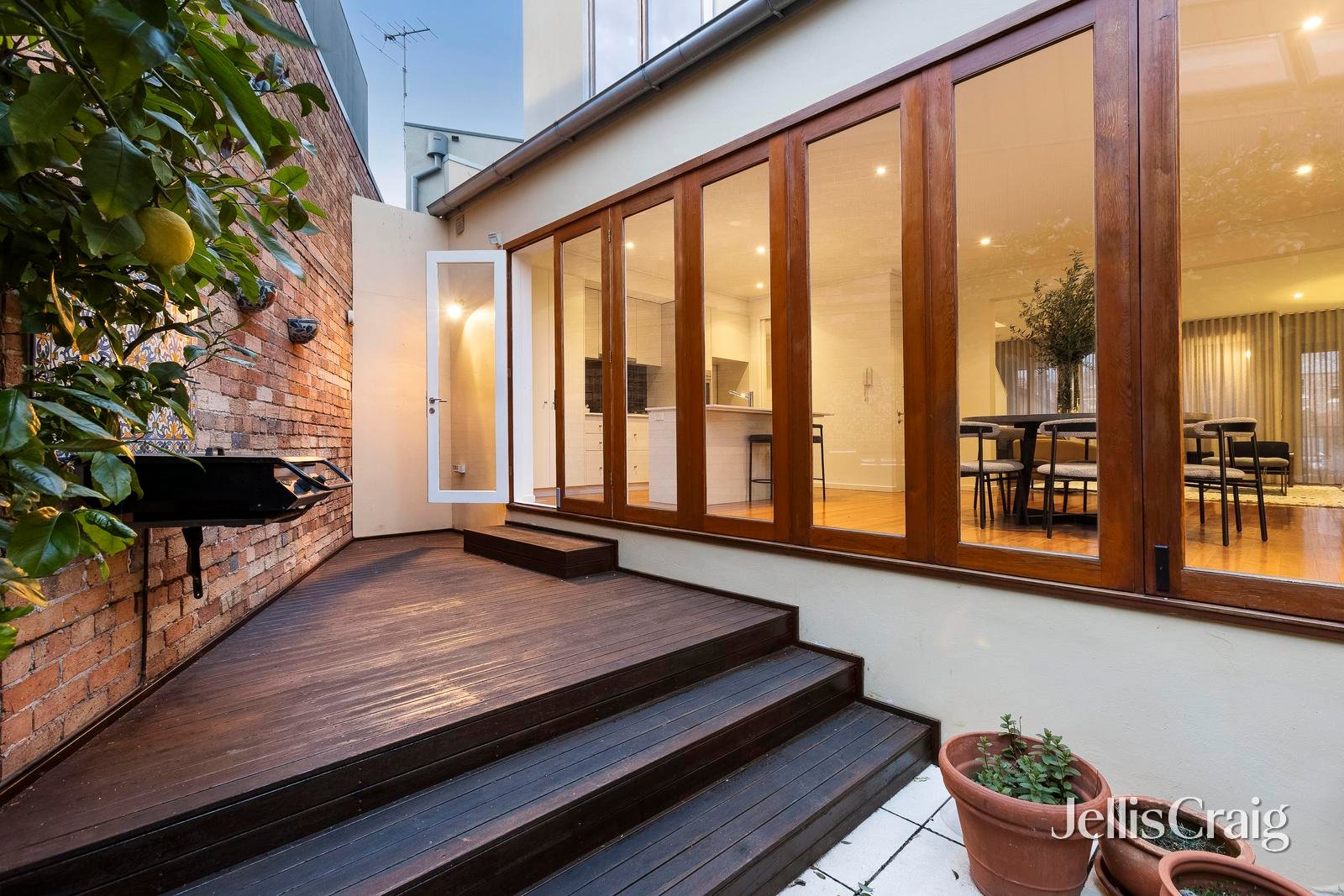 9 Kerferd Place, Albert Park image 11