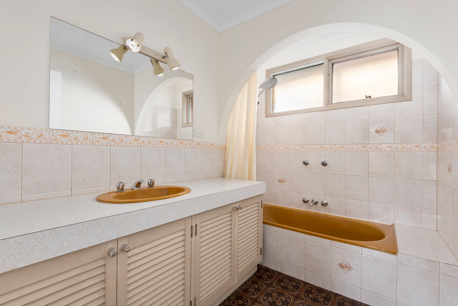 Property Gallery Thumbnail 8