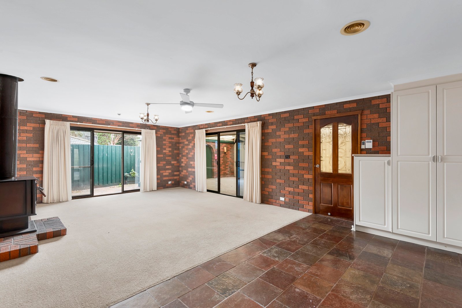Property Gallery Thumbnail 3