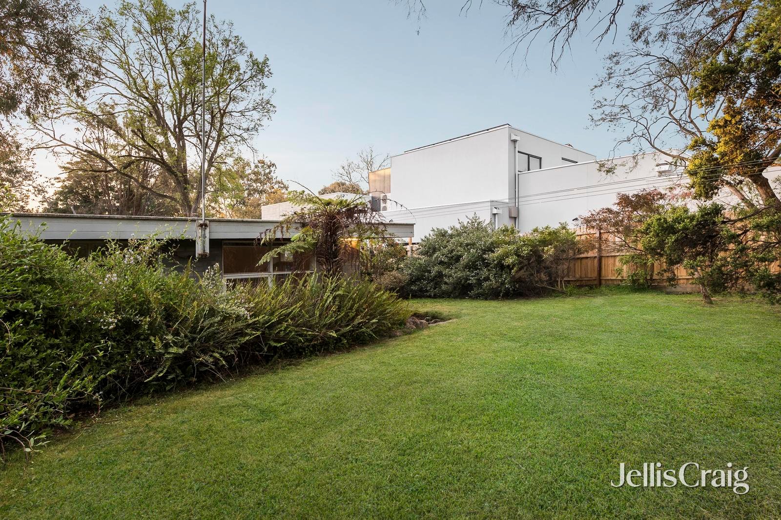 9 Kingfield Court, Camberwell image 3