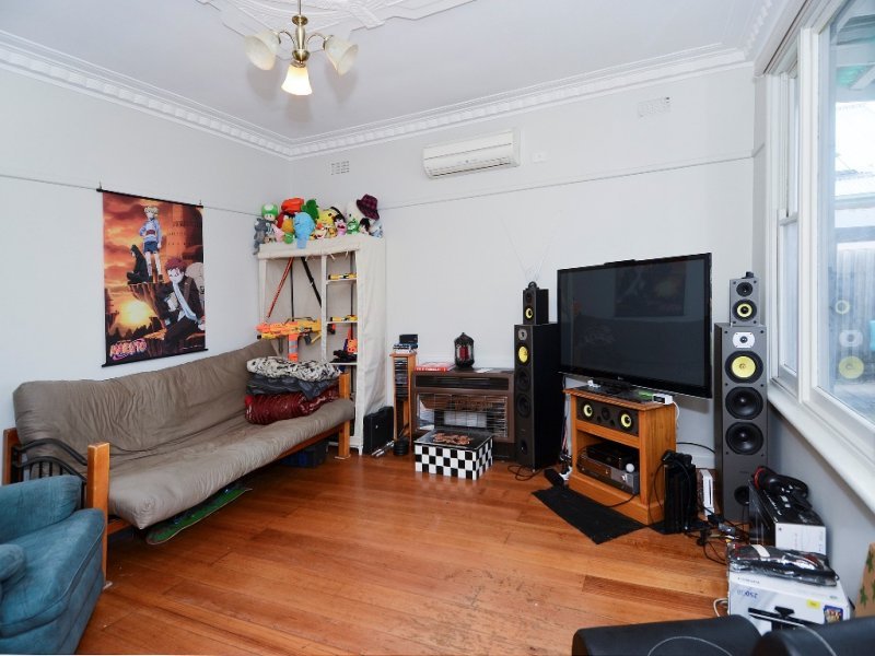 9 Lancaster Avenue, Newcomb image 3