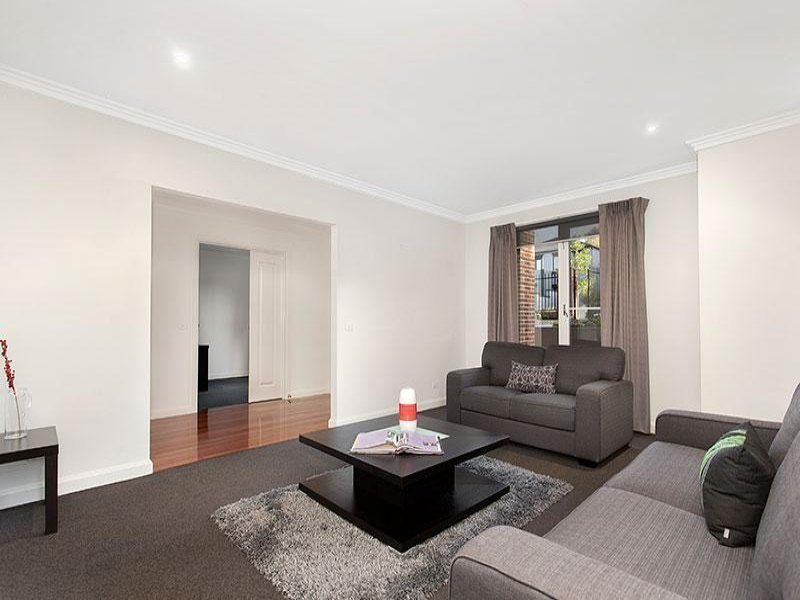 9 Landen Avenue, Balwyn North image 2