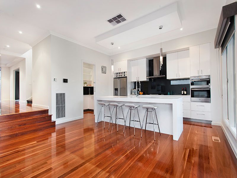 9 Landen Avenue, Balwyn North image 3