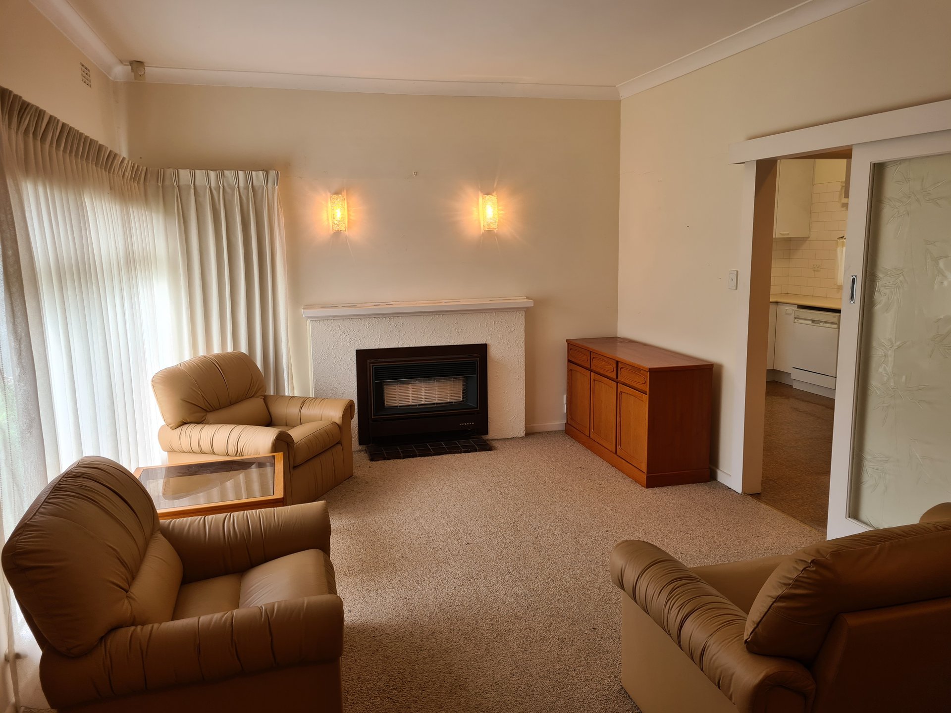 9 Landridge Street, Glen Waverley image 2