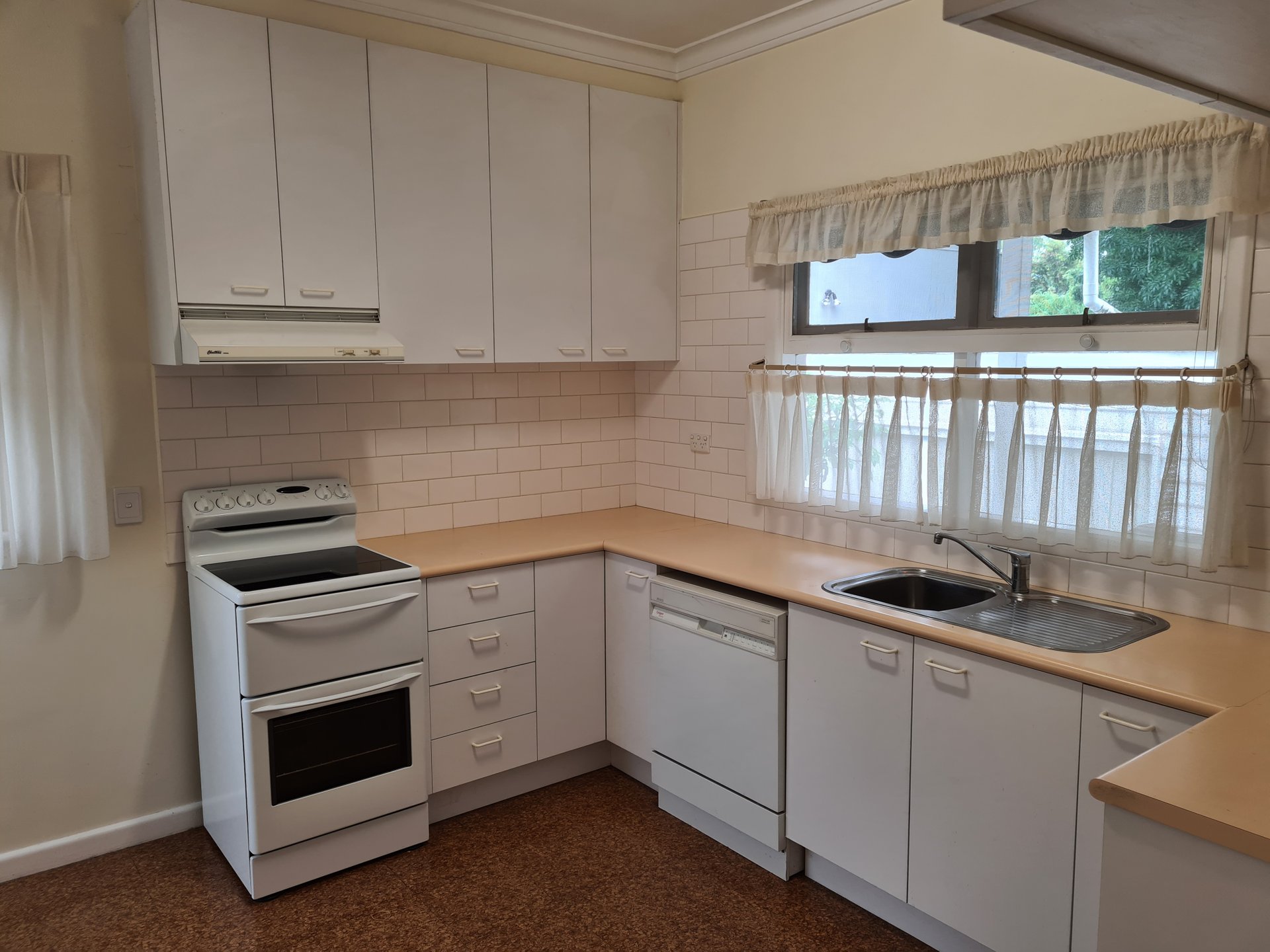 9 Landridge Street, Glen Waverley image 3