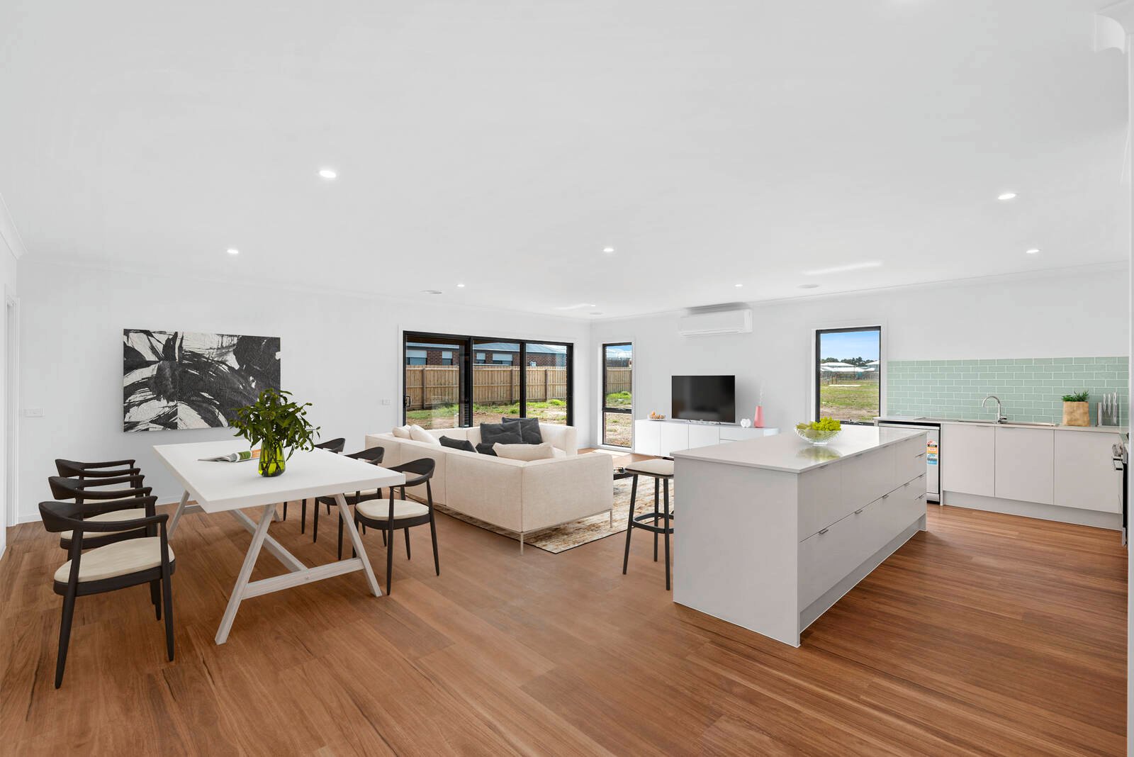 Property Gallery Thumbnail 3