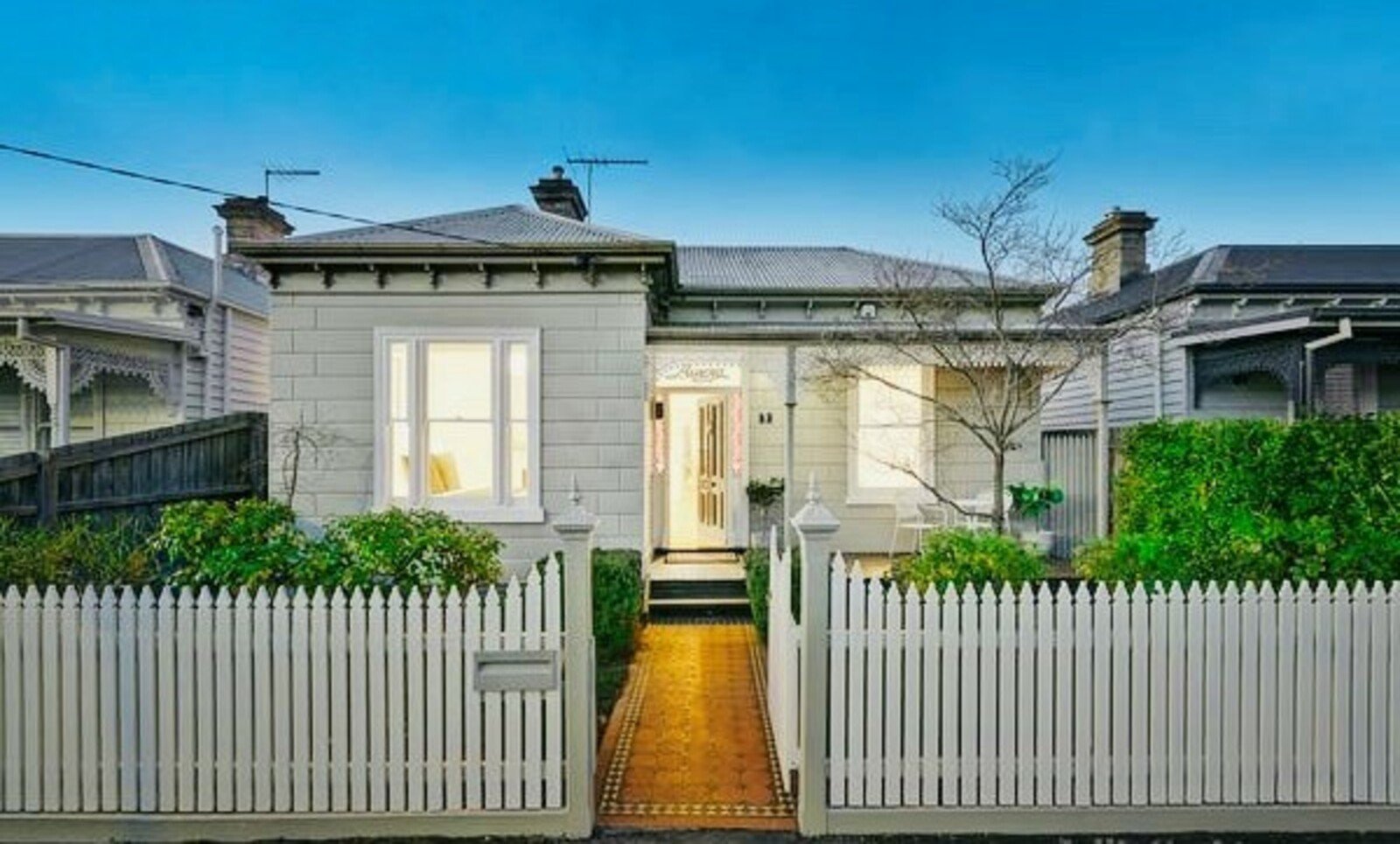 9 Leslie Street
