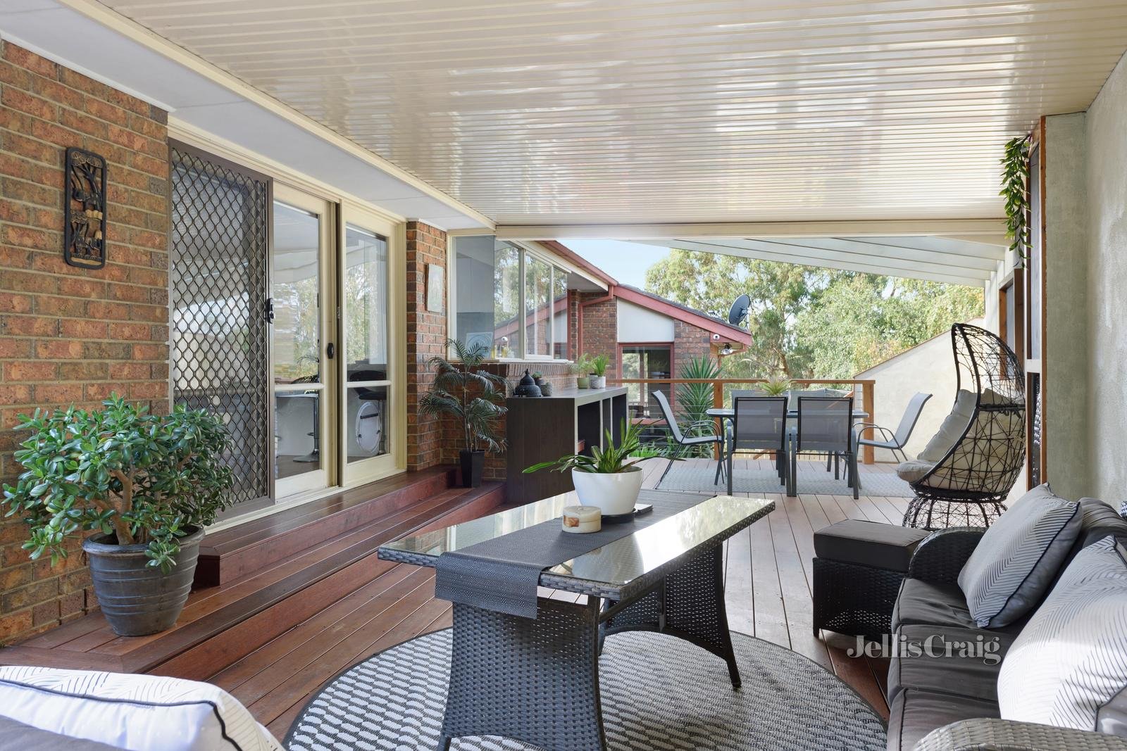 9 Liberty Court, St Helena image 3