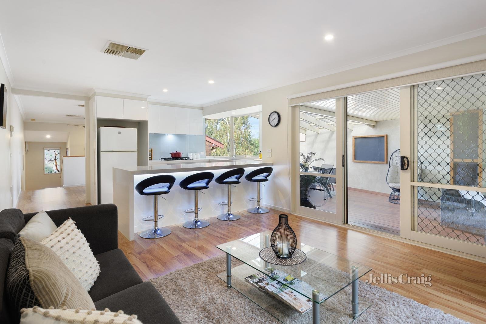 9 Liberty Court, St Helena image 6