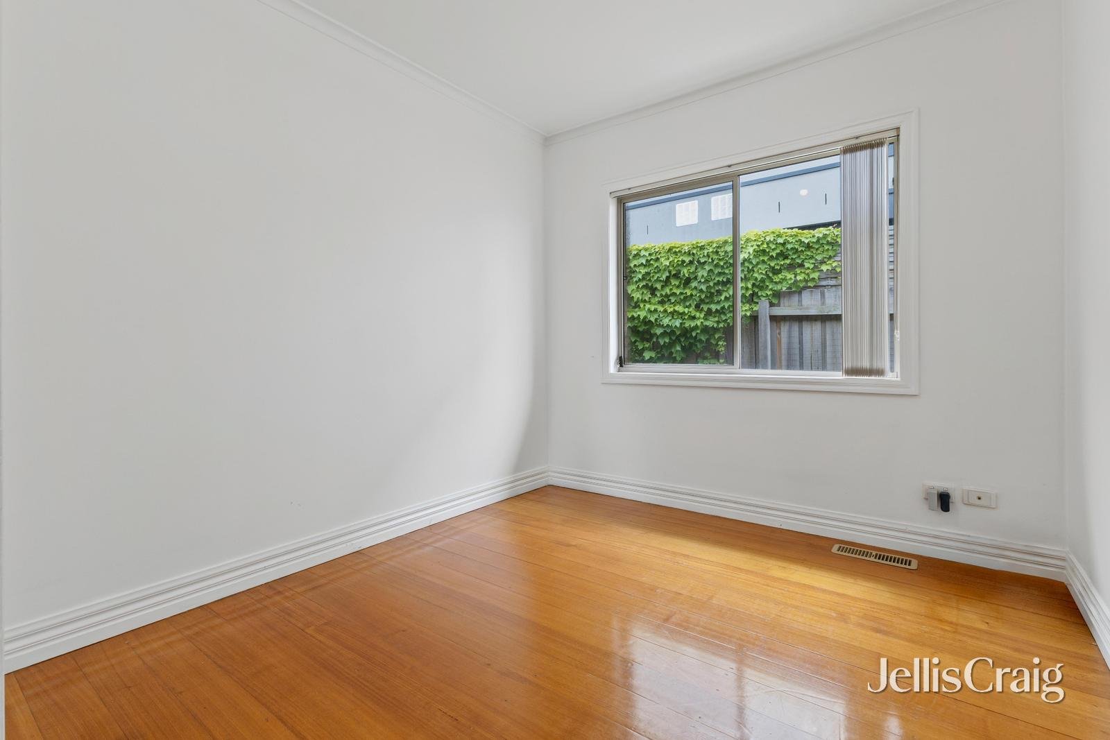 9 Lisbon Street, Glen&nbsp;Waverley image 9