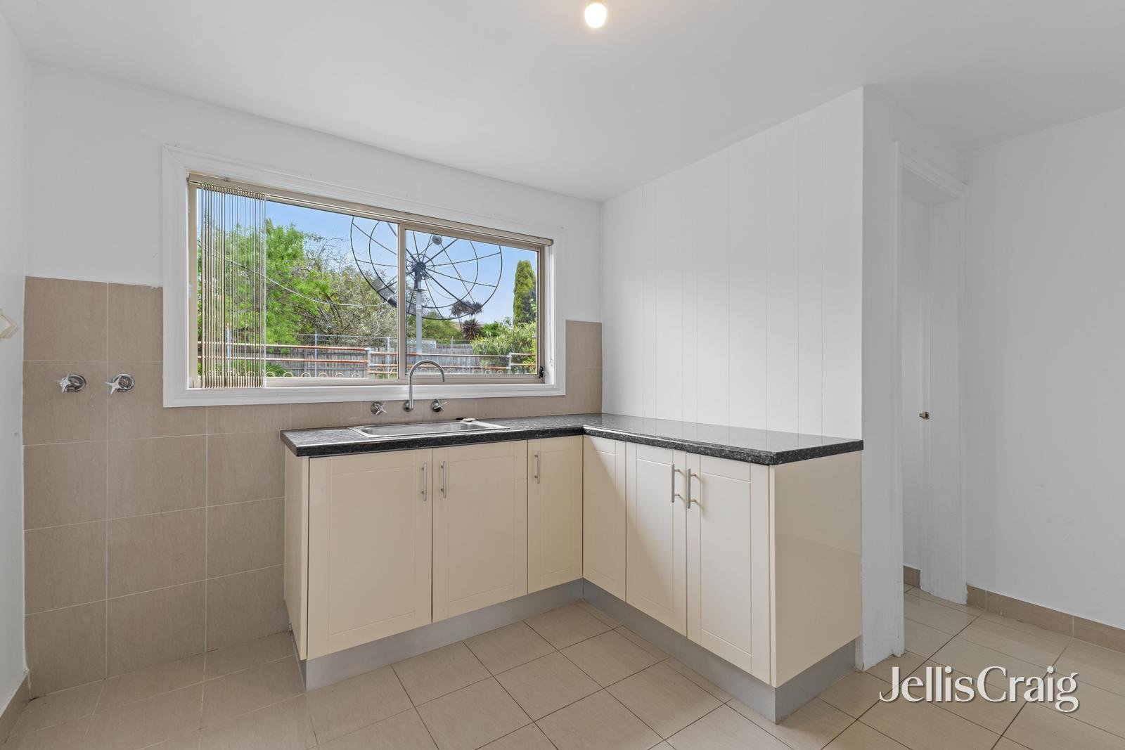 9 Lisbon Street, Glen&nbsp;Waverley image 12